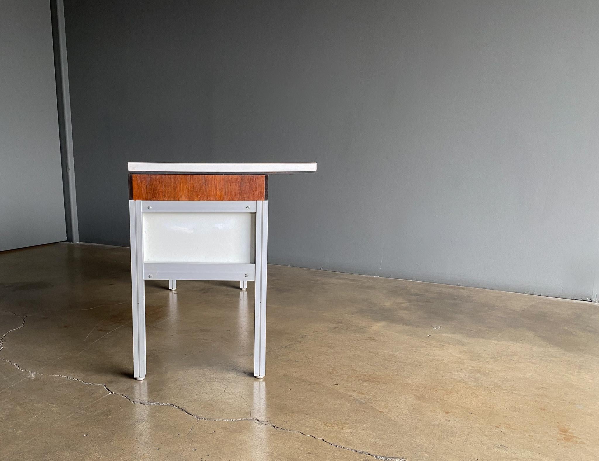 Rare Desk by Architect Gerald Luss, 1960's 4