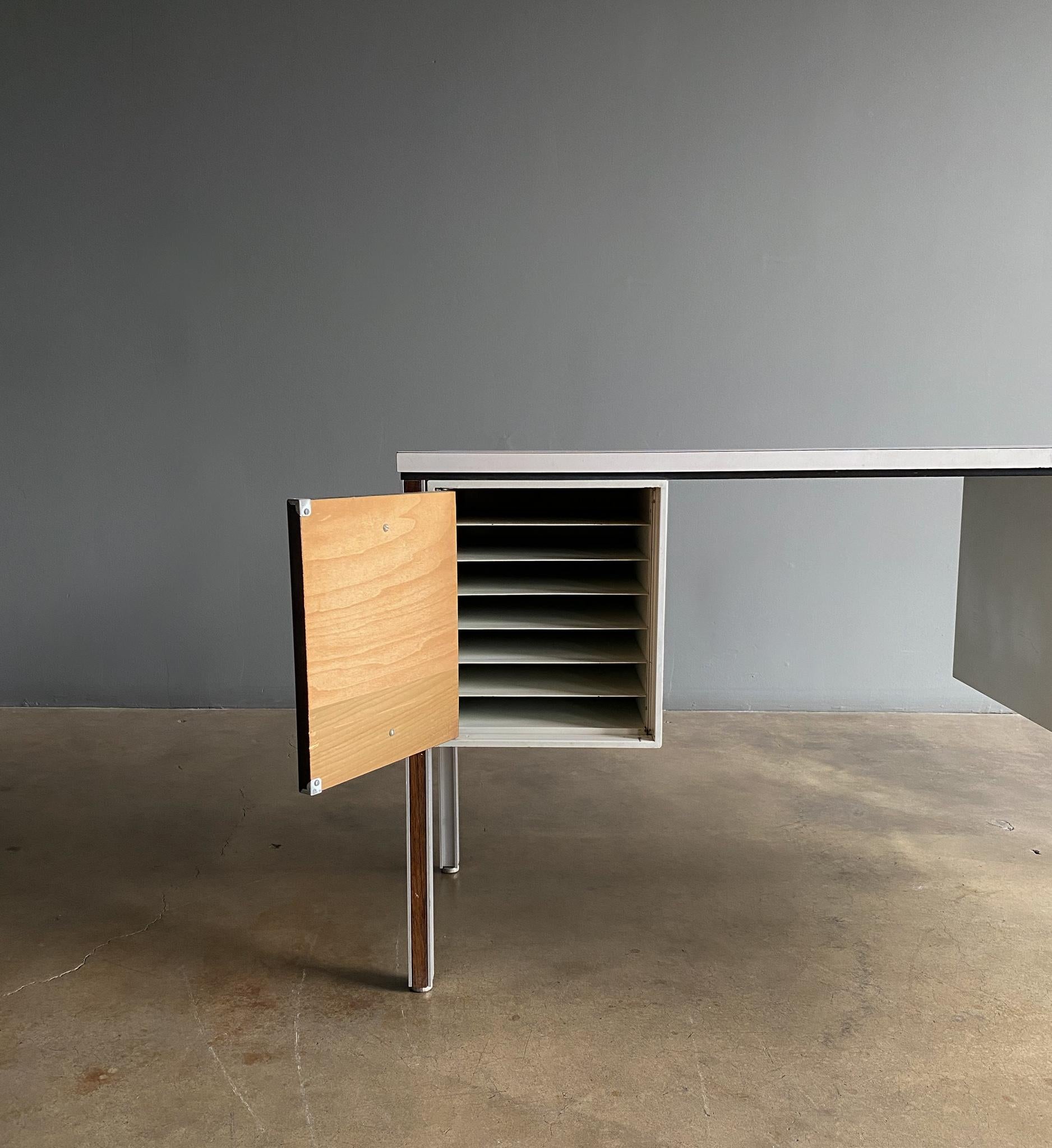 20th Century Rare Desk by Architect Gerald Luss, 1960's