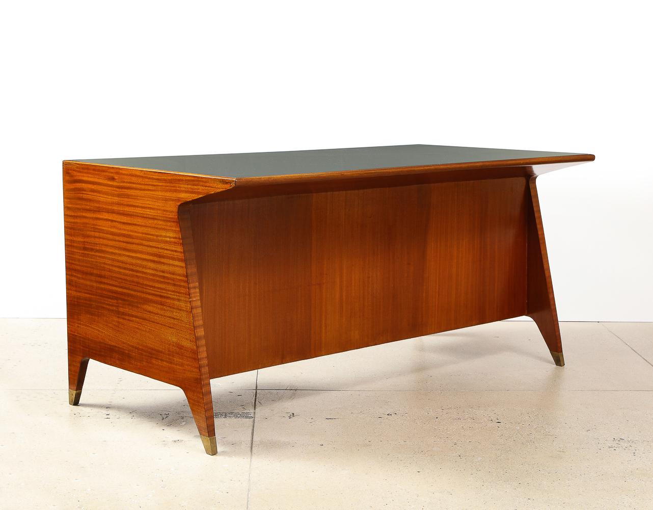 Rare Desk by Gio Ponti In Good Condition In New York, NY