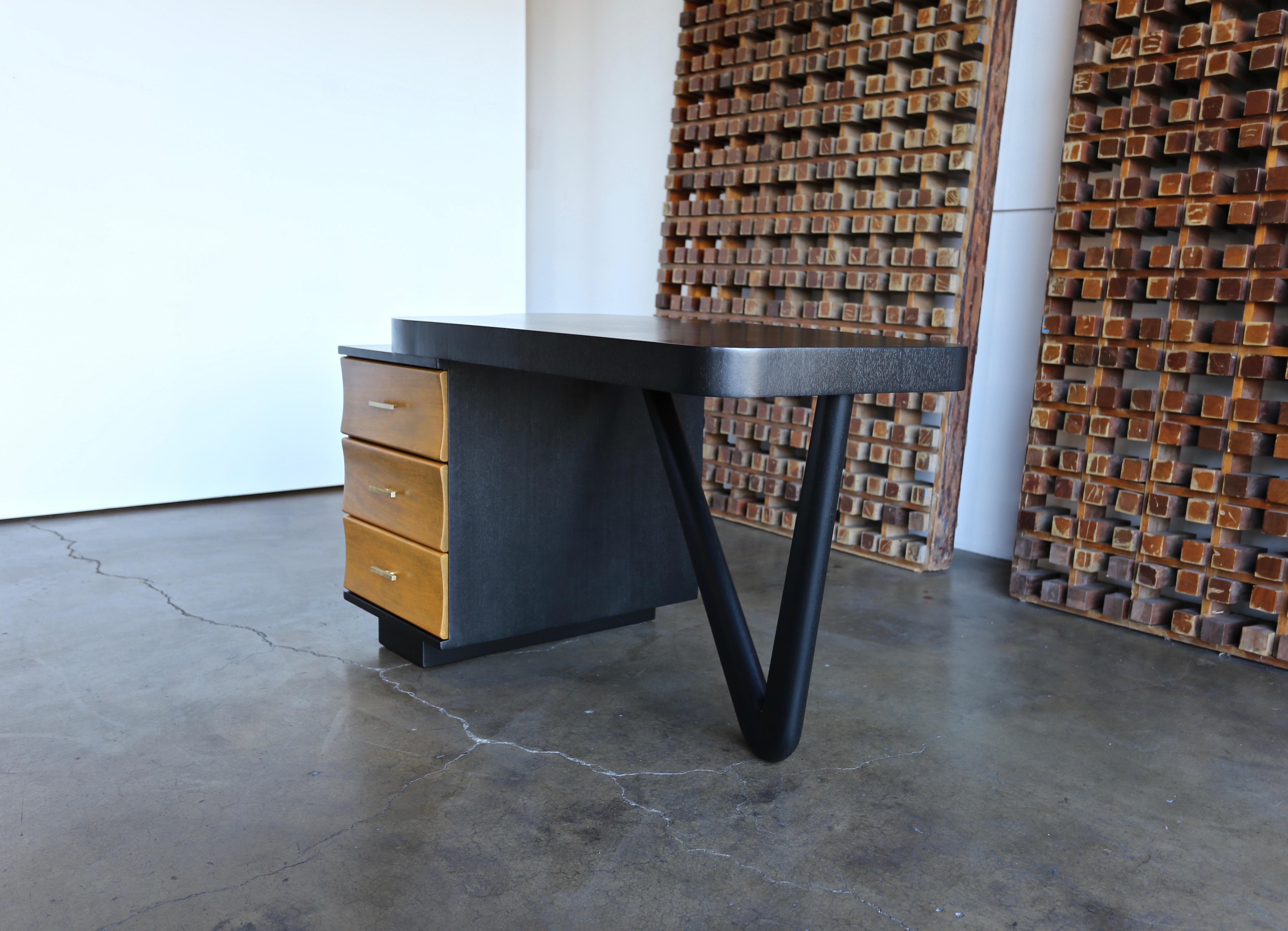 Rare Desk by Paul Frankl for Johnson Furniture, circa 1950 In Good Condition In Costa Mesa, CA
