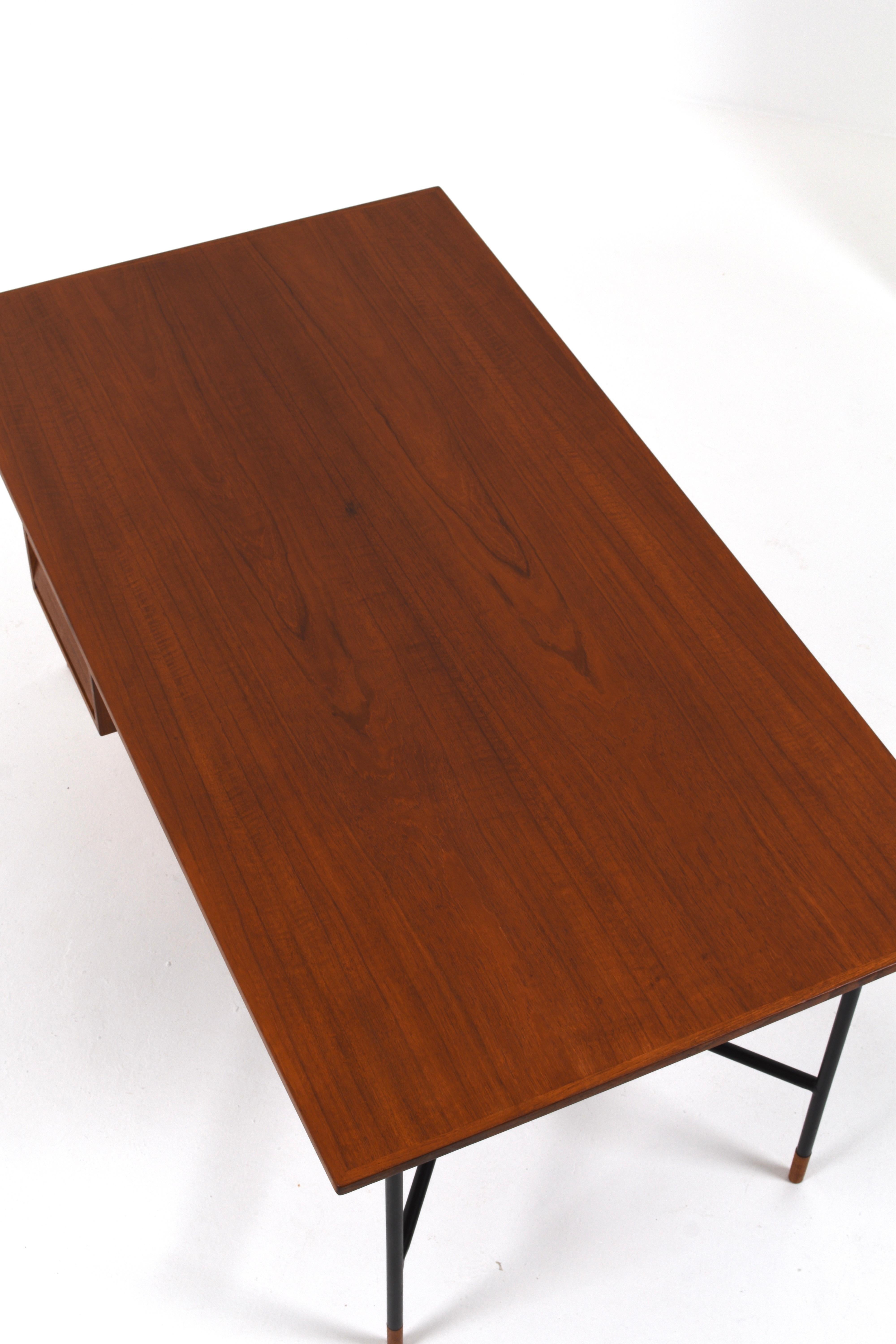 Rare Desk H-55 by Åke Hassbjer in teak and steel base, 1950s For Sale 1