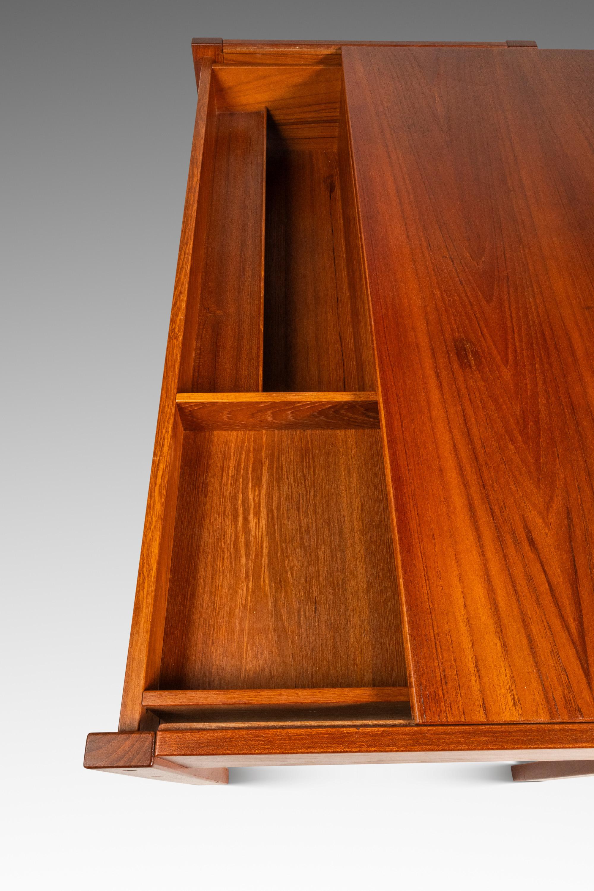 Seltener Schreibtisch mit Schiebeplatte, Peter Løvig Nielsen, Løvig Dansk, Dänemark, 1960er Jahre im Angebot 10