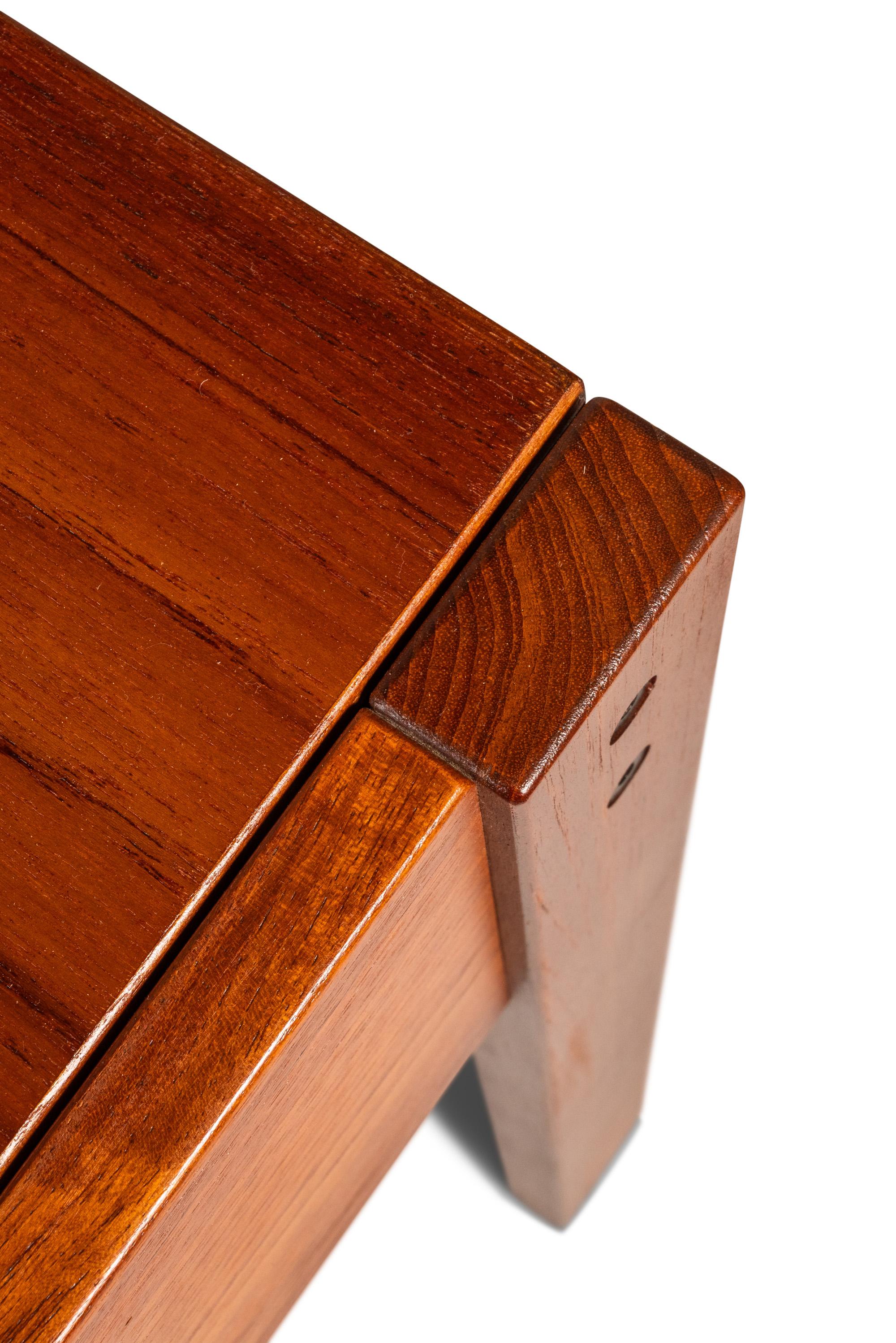 Seltener Schreibtisch mit Schiebeplatte, Peter Løvig Nielsen, Løvig Dansk, Dänemark, 1960er Jahre im Angebot 12