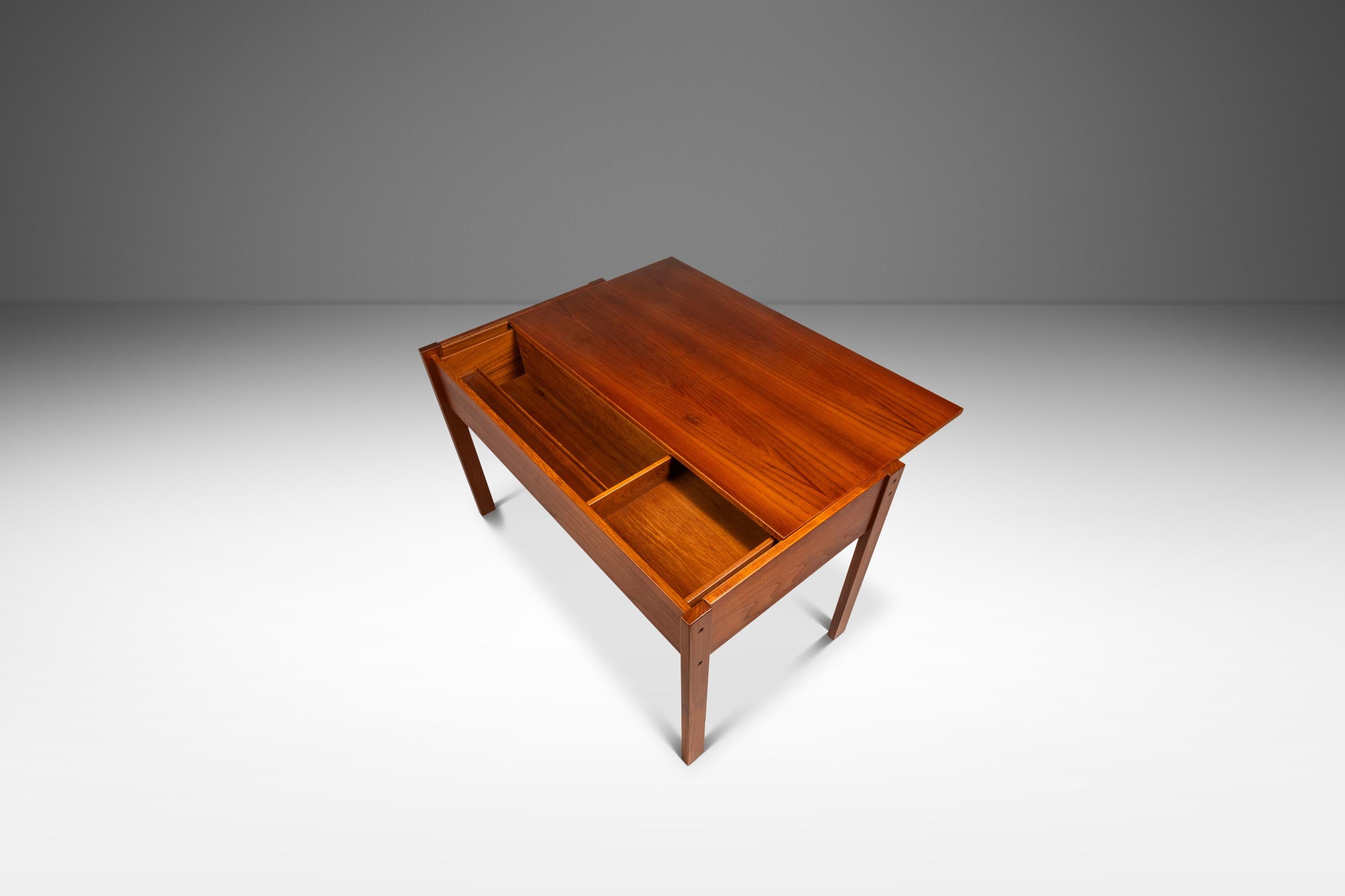 Seltener Schreibtisch mit Schiebeplatte, Peter Løvig Nielsen, Løvig Dansk, Dänemark, 1960er Jahre (Moderne der Mitte des Jahrhunderts) im Angebot