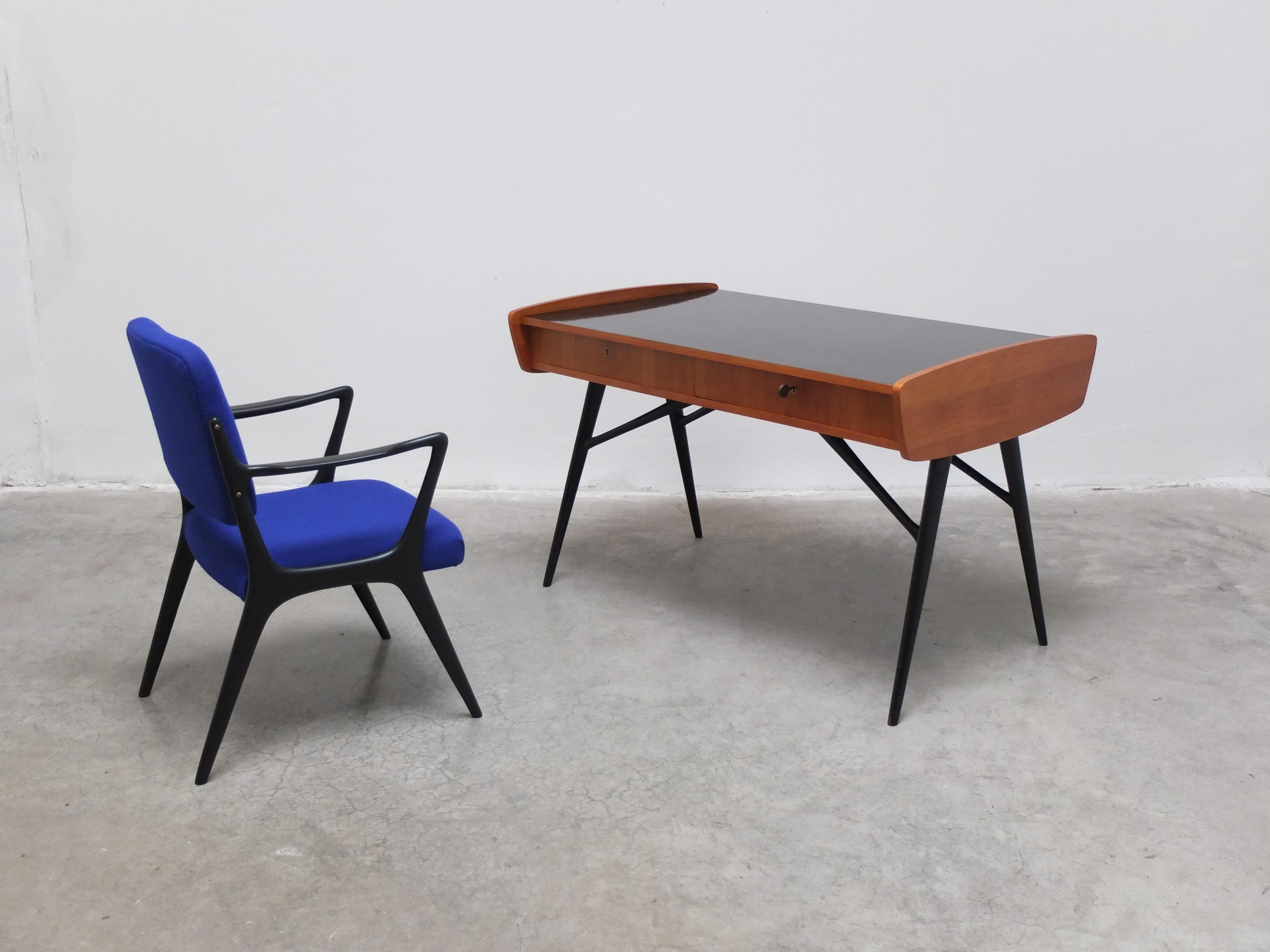 Beautiful ‘Model 305’ desk with matching ‘S5’ chair designed by Alfred Hendrickx for Belform. Both the desk and the chair are from Alfred’s early design period in the 50s where he was clearly inspired by Italian and Scandinavian designers. Both