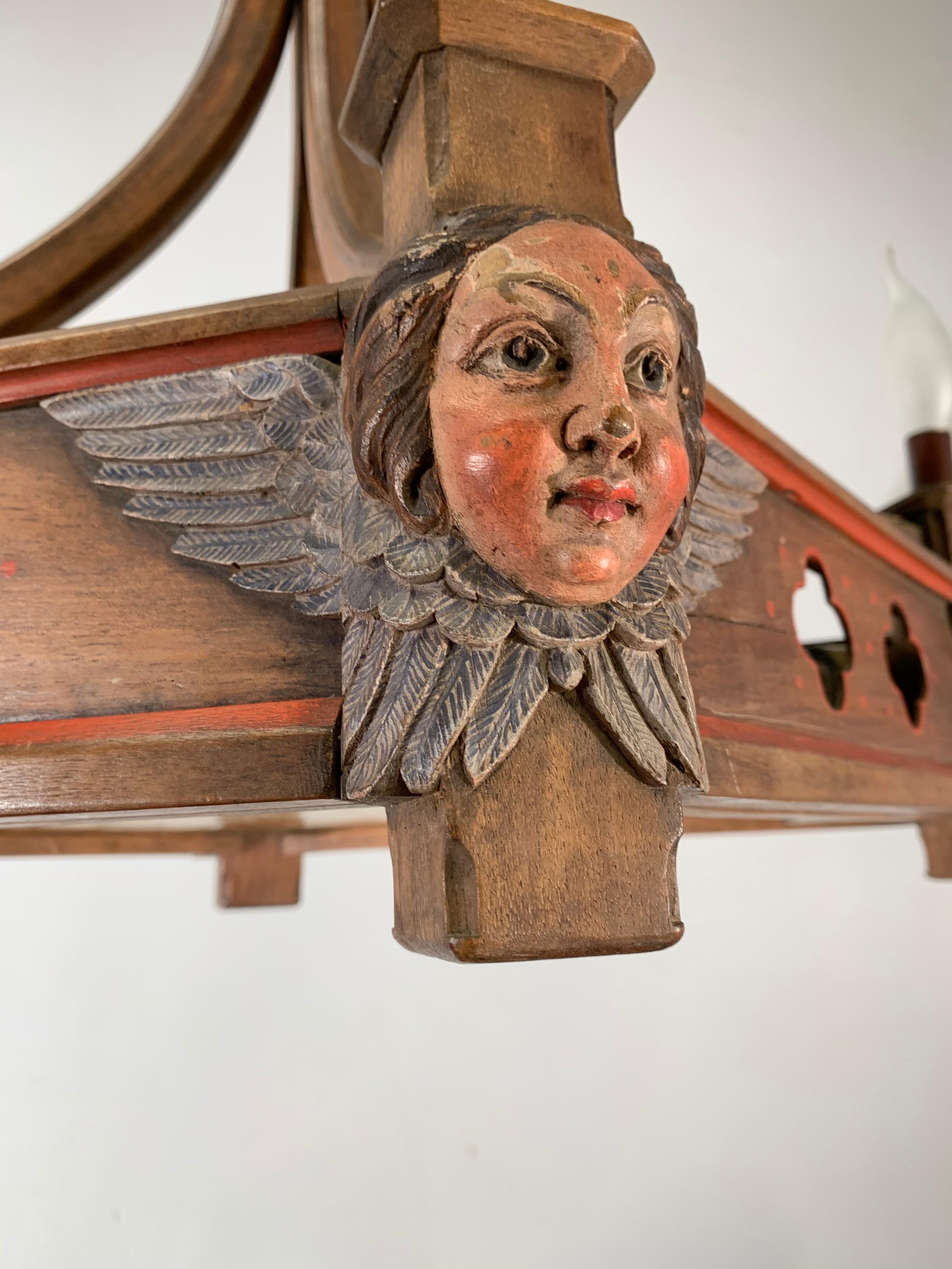 Rare Diamond Shape, Gothic Style Chandelier, Carved Theatrical Mask Sculptures In Good Condition For Sale In Lisse, NL