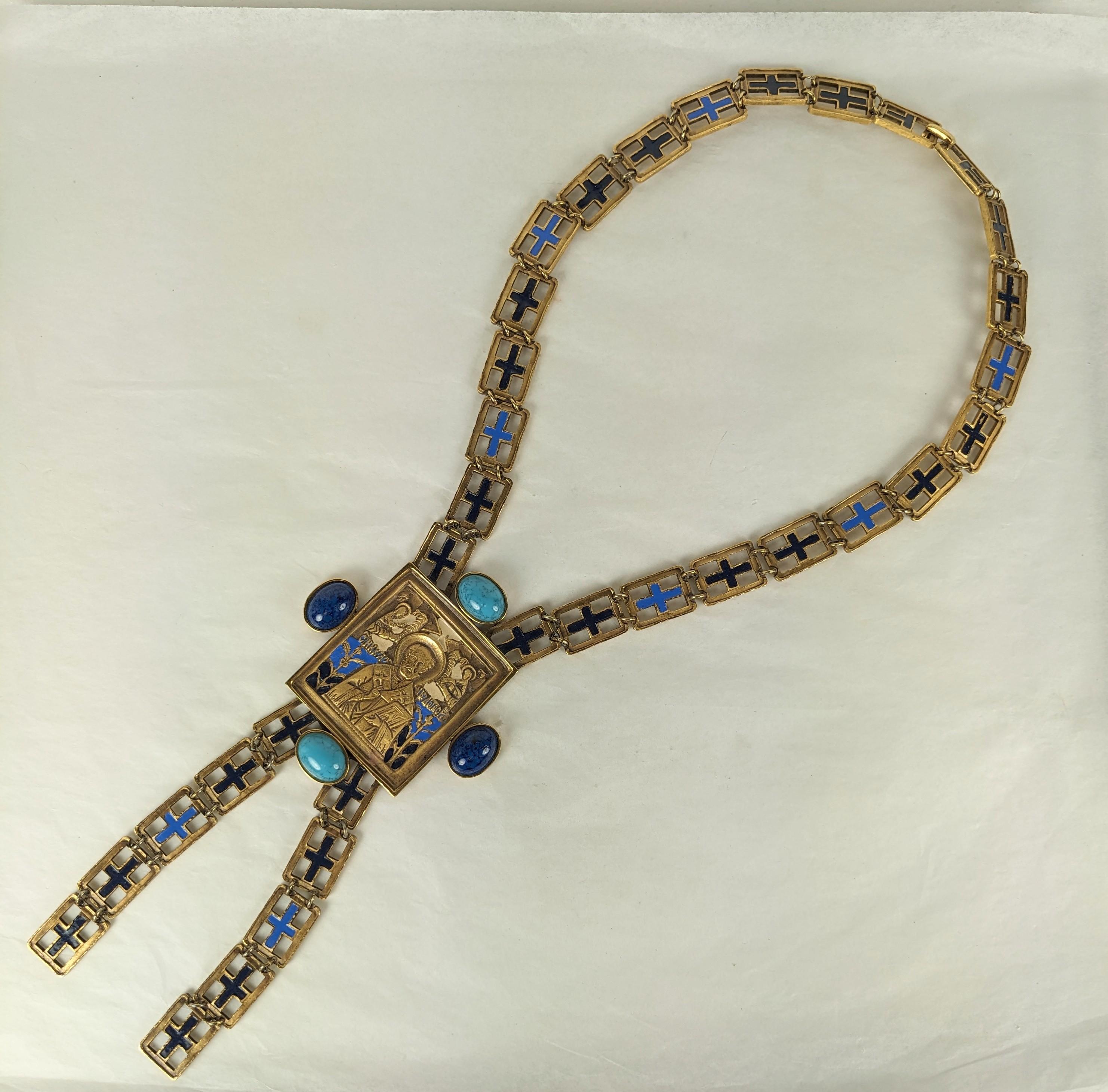 Seltene Diane Love for Trifari Russische Ikonen-Halskette aus den 1970er Jahren. Basierend auf einer russischen reisenden Ikone aus dem 18. Jahrhundert, die in eine Halskette mit Emaille und Cabochon-Steinen umgewandelt wurde, um Türkis und Lapis zu