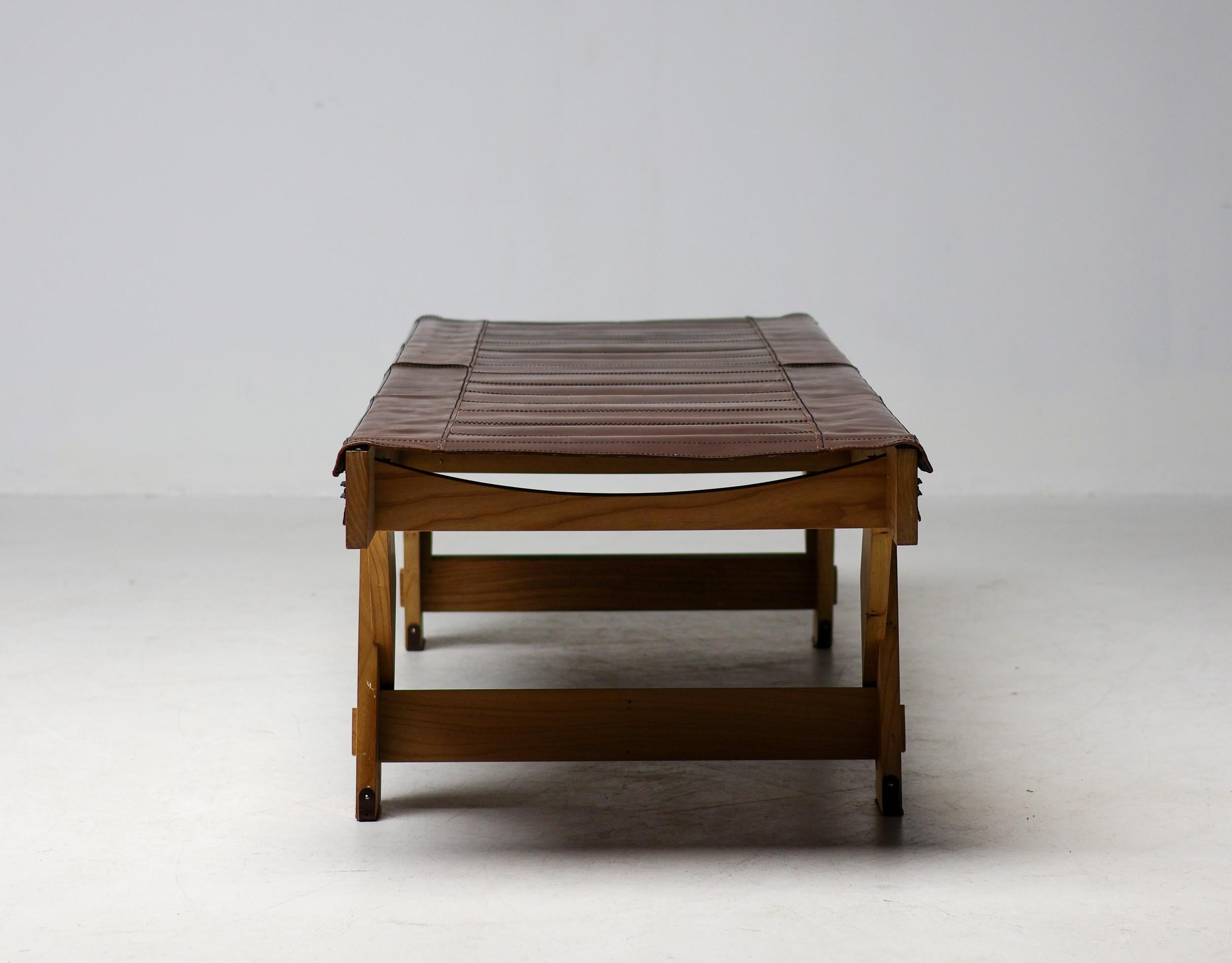 Rare Dick van Hoff Leather Daybed t.e. 136 by Thomas Eyck For Sale 5