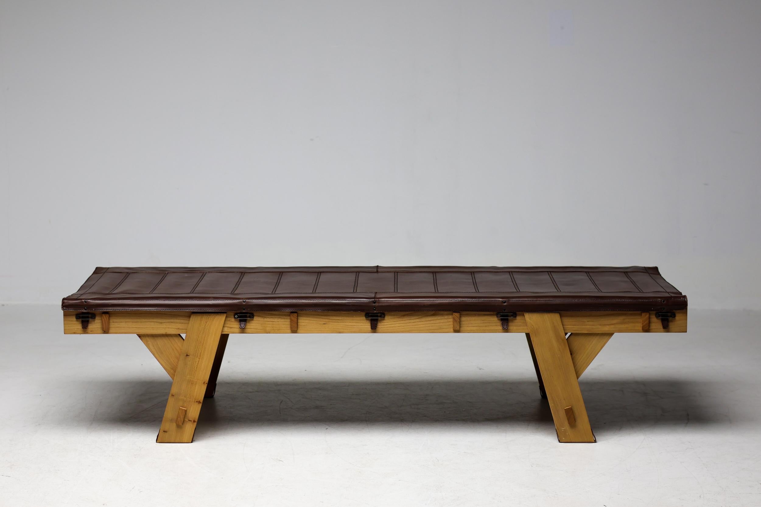 Rare Dick van Hoff Leather Daybed t.e. 136 by Thomas Eyck For Sale 8