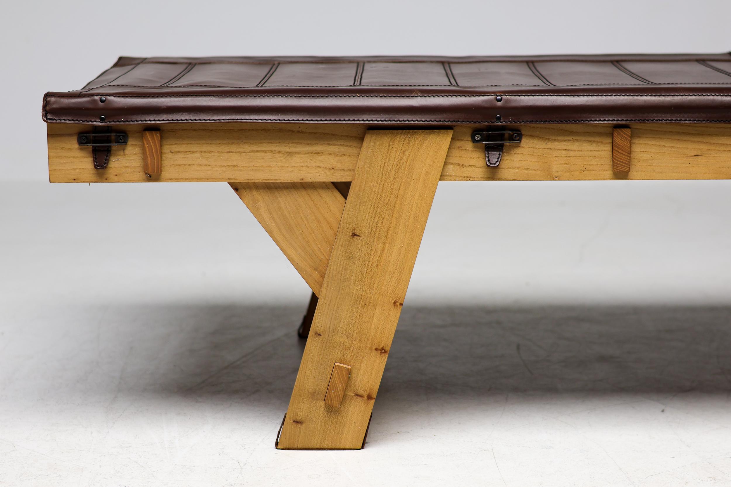 Rare Dick van Hoff Leather Daybed t.e. 136 by Thomas Eyck In Good Condition For Sale In Dronten, NL