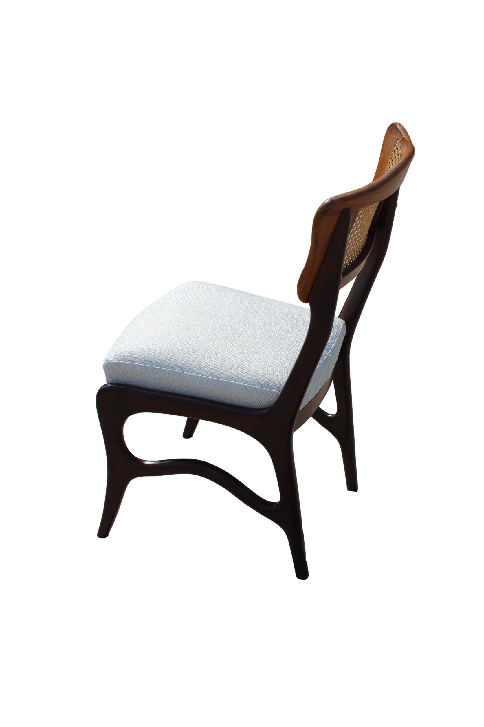 Mid-Century Modern Ensemble de 8 chaises de salle à manger rares par Giuseppe Scapinelli, brésilien du milieu du siècle, années 60 en vente