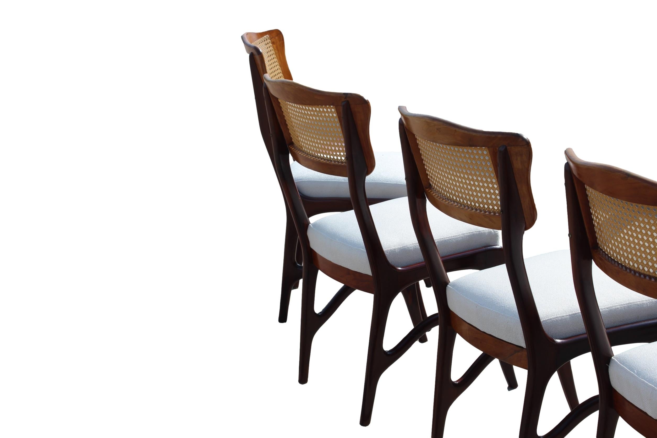 Brésilien Ensemble de 8 chaises de salle à manger rares par Giuseppe Scapinelli, brésilien du milieu du siècle, années 60 en vente