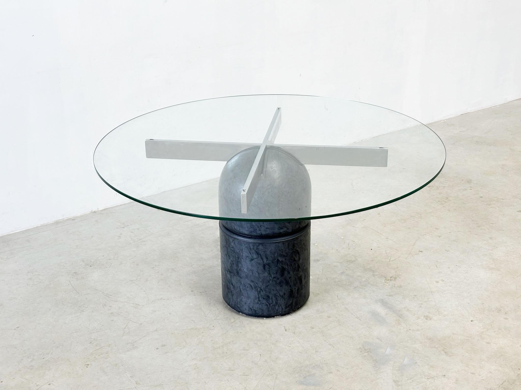 Italian Rare Dining table by Giovanni Offredi for Saporiti Italy