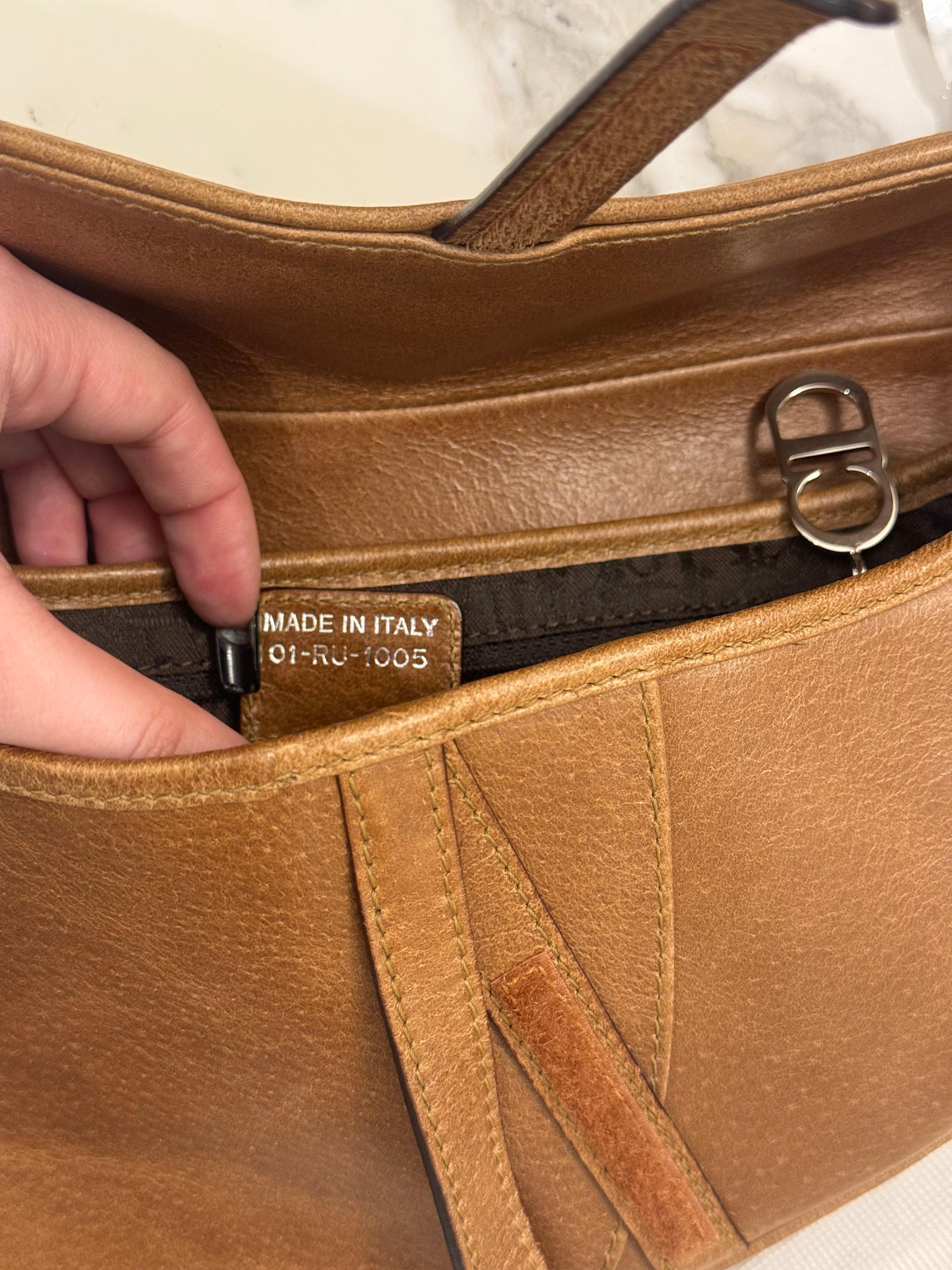 Women's or Men's Rare Dior by John Galliano limited edition 2005 Peccary leather Saddle Bag For Sale