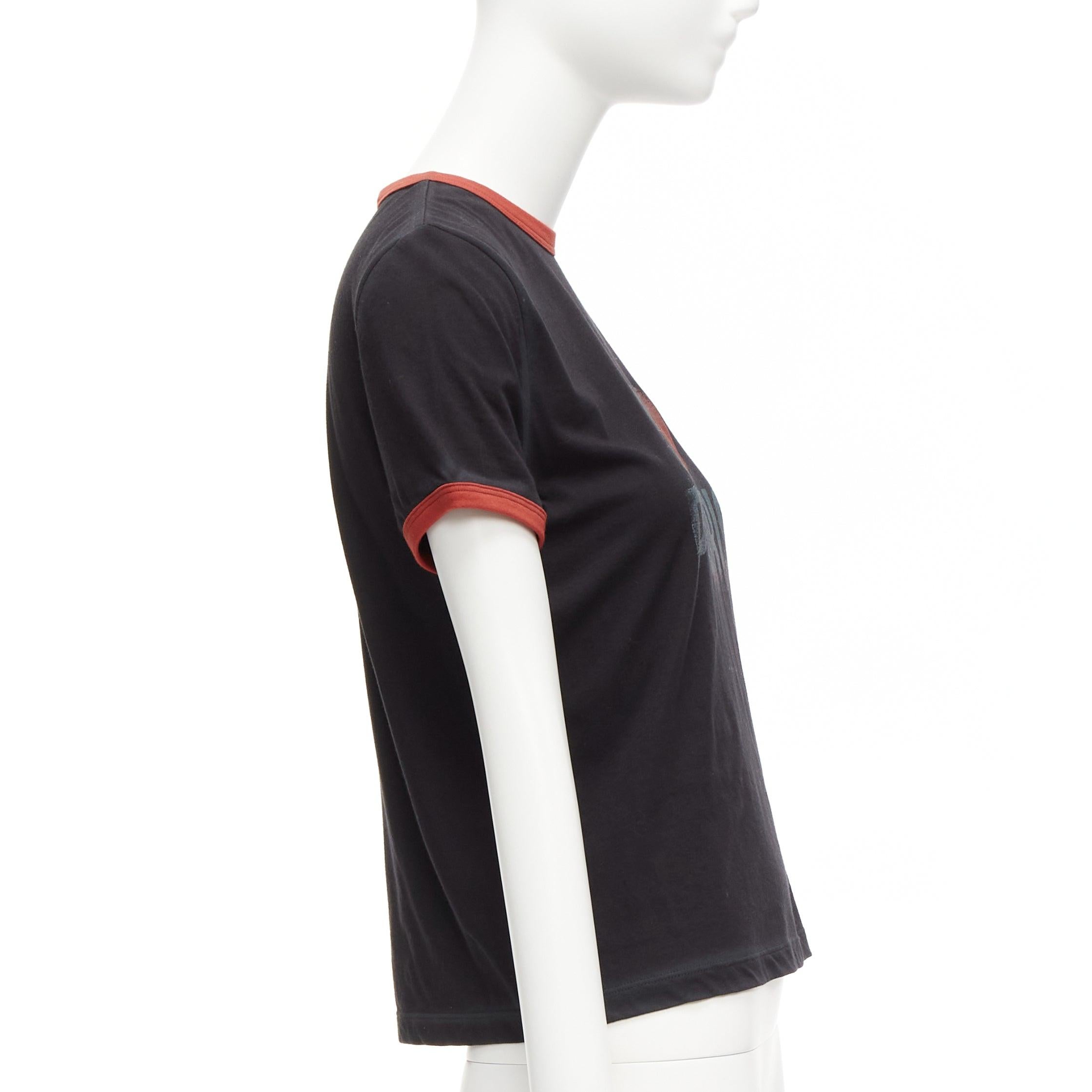 seltene DIOR Valentines schwarz rot J'adior Paris Vintage Druck Ringer-T-Shirt XS Damen im Angebot