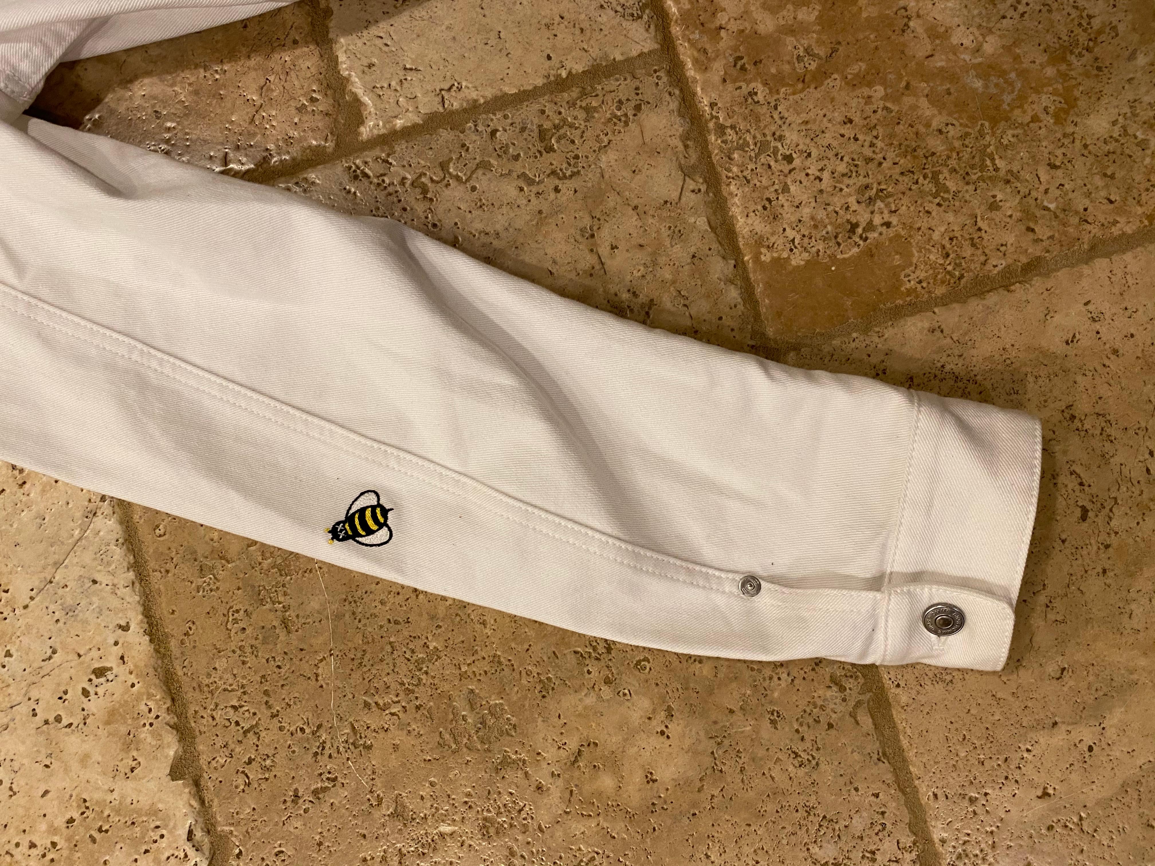 RARE Dior x Kaws Bees White Denim Jacket size 52 For Sale 3