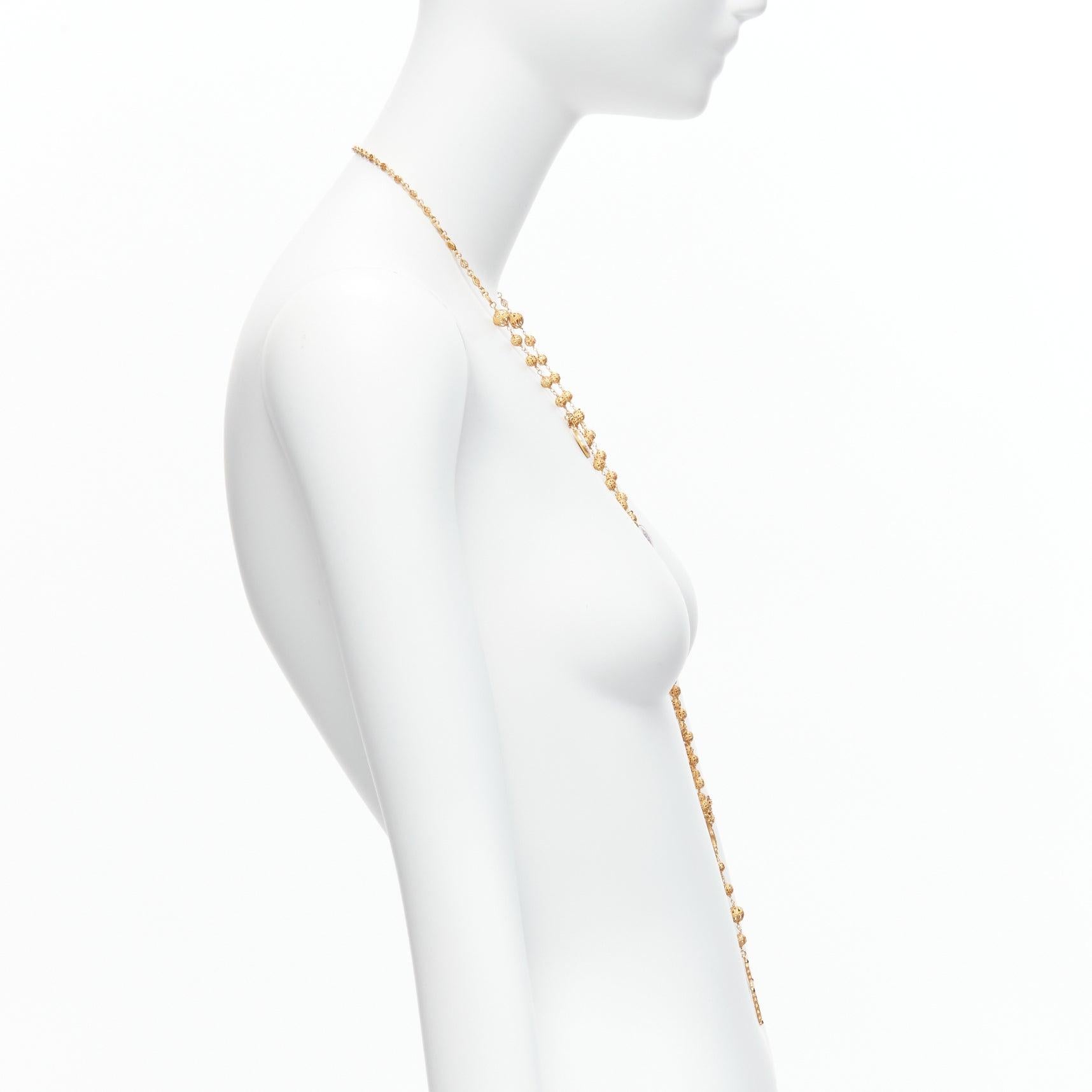 DOLCE GABBANA Collier long à breloques en or avec croix Sainte et pendentif en forme de pièce de monnaie Pour femmes en vente