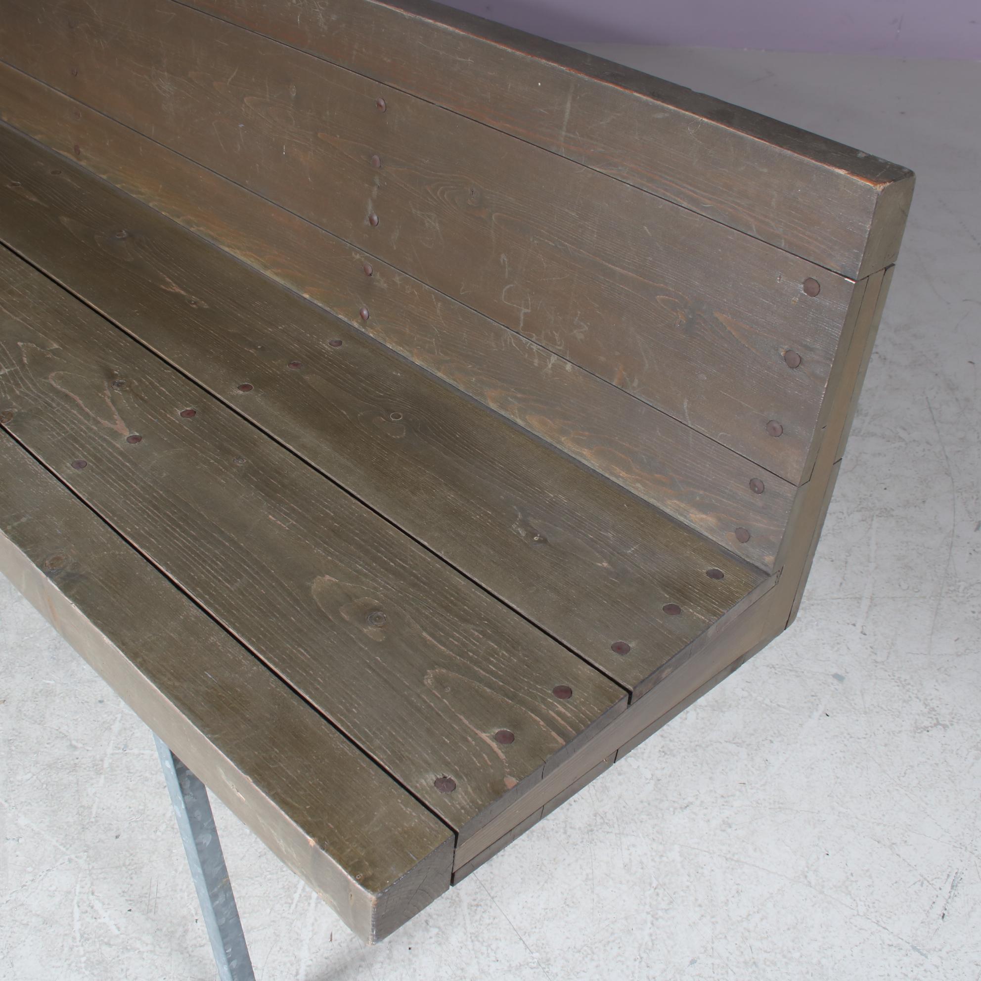 Banco raro Dom Hans van der Laan, 1967 Madera en venta
