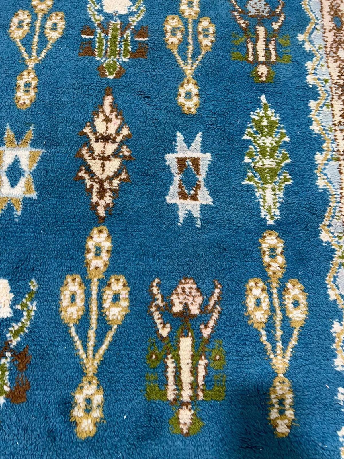 Seltener doppelseitiger marokkanischer Stammesteppich in Rot und Blau Rabat im Zustand „Gut“ im Angebot in Los Angeles, CA