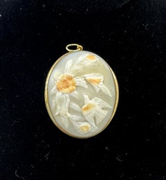 Rare Dove Bird Flower Cameo Pendant Necklace Gold Victorian High Relief