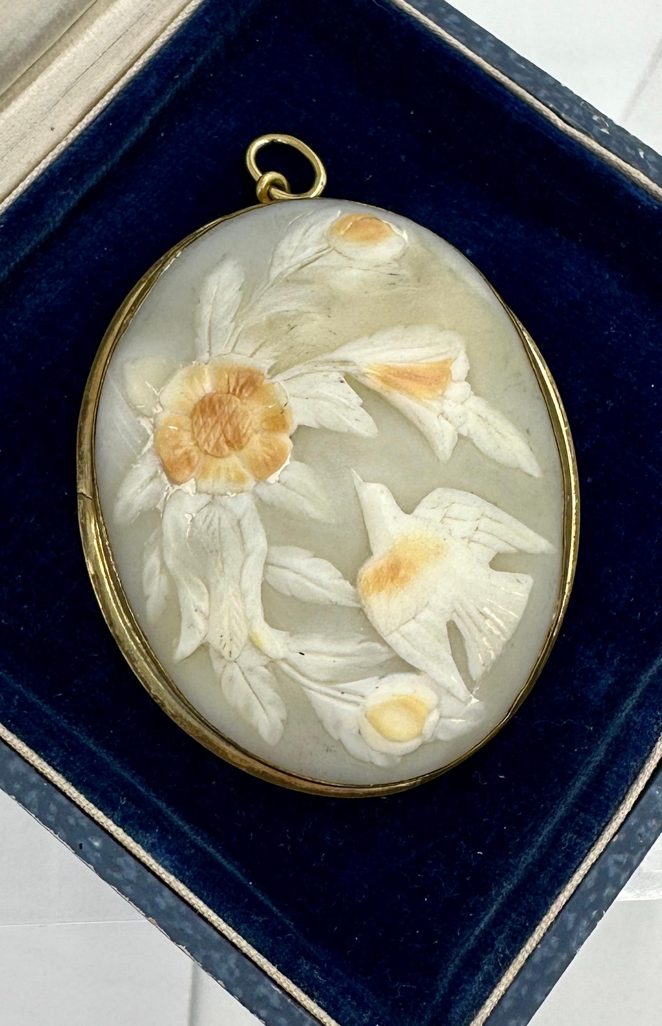 Women's or Men's Rare Dove Bird Flower Cameo Pendant Necklace Gold Victorian High Relief For Sale
