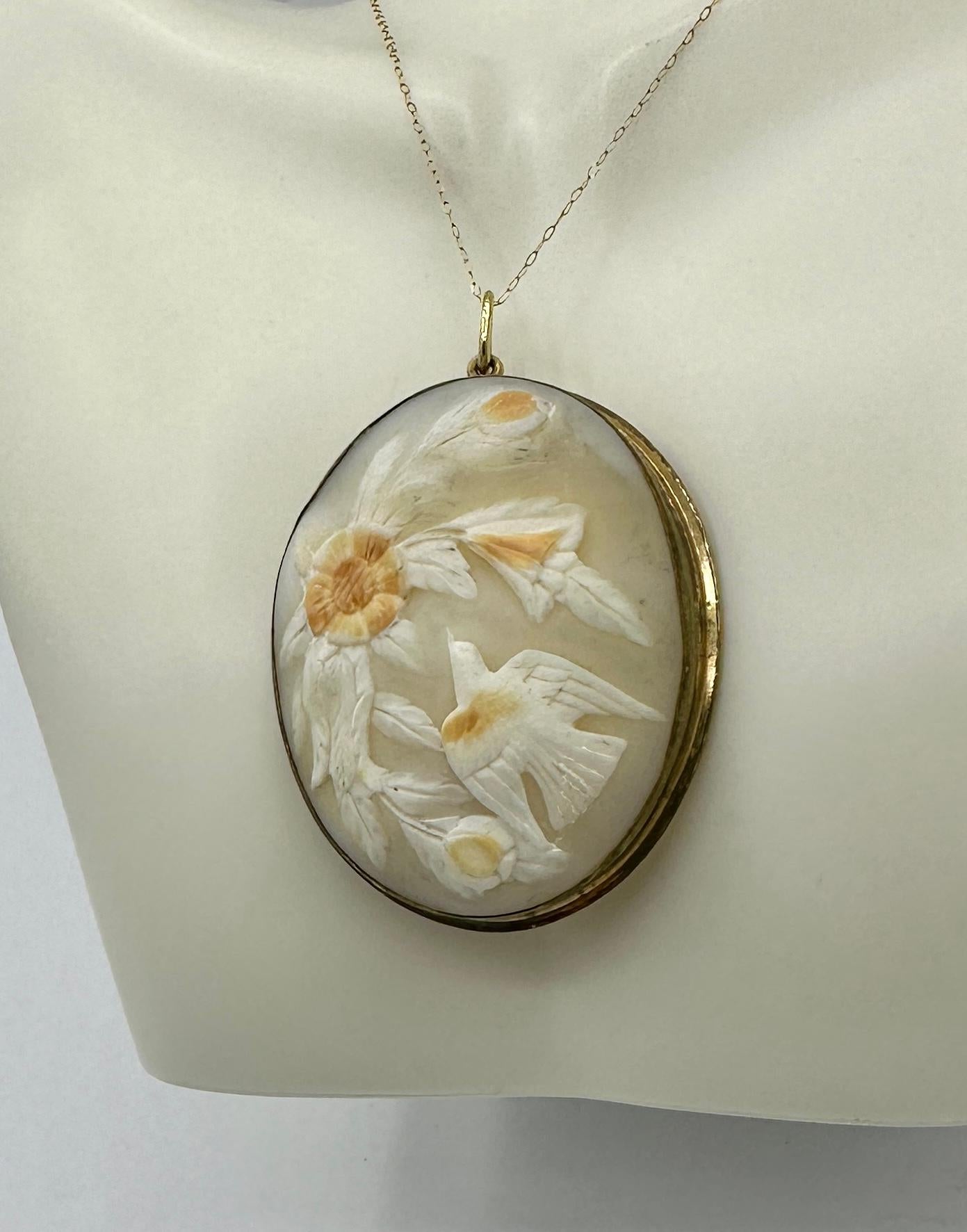 Rare Dove Bird Flower Cameo Pendant Necklace Gold Victorian High Relief For Sale 2