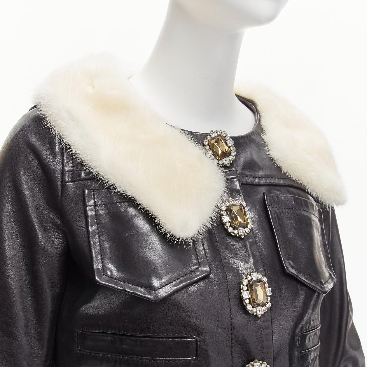 rare DSQUARED2 asymmetric fur collar jewel button cropped leather jacket IT40 S
Reference: NKLL/A00007
Brand: Dsquared2
Material: Leather
Color: Black, Multicolour
Pattern: Solid
Closure: Hook & Bar
Lining: Multicolour Cotton
Extra Details: Crystal