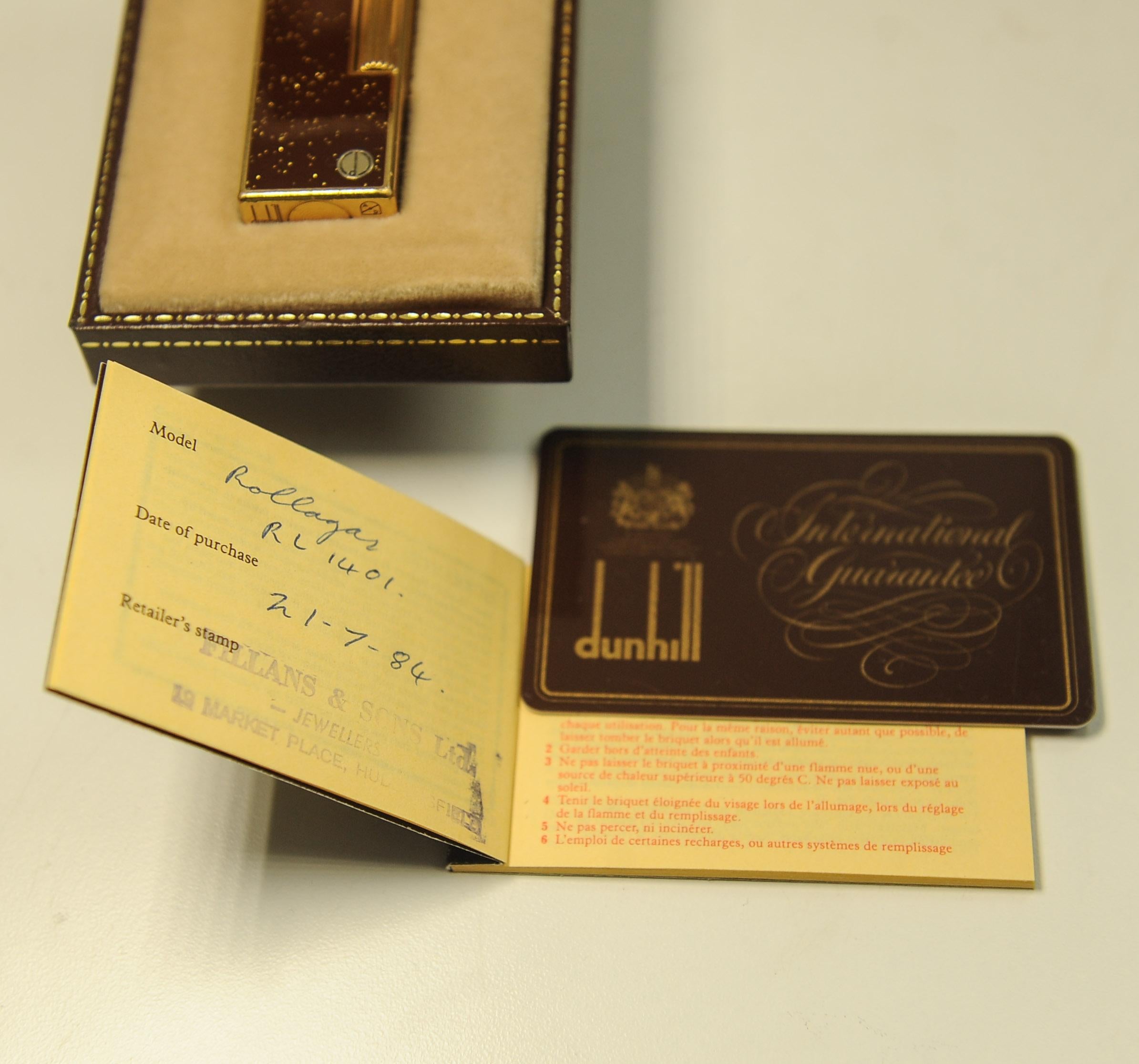 Plaqué or Rare briquet pour cigarettes Dunhill Rollagas Bordeaux doré avec boîte Dunhill en vente