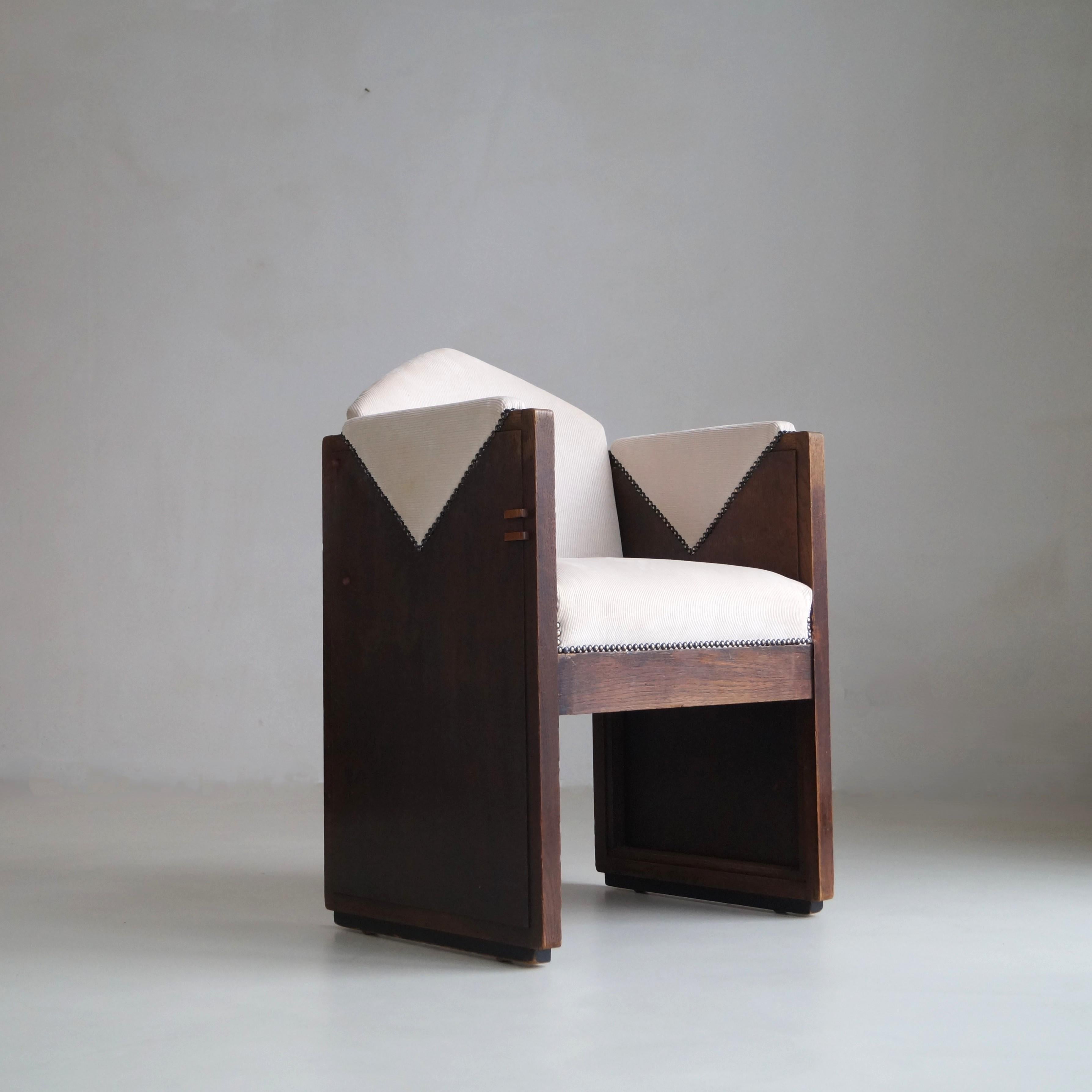 Néerlandais Rare fauteuil Art déco hollandais de l'école d'Amsterdam, années 1920 en vente