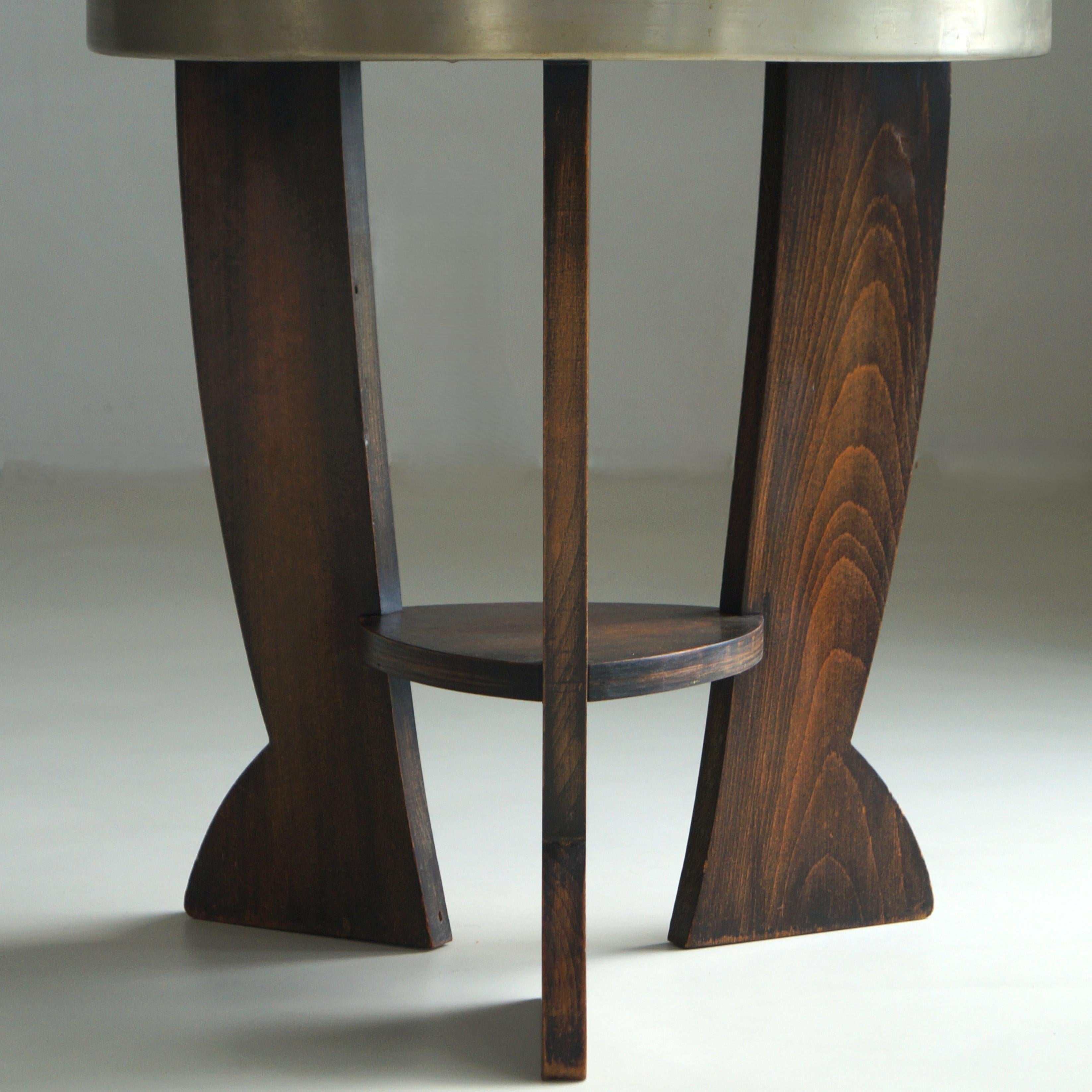 Raro tavolo a treppiede olandese Bauhaus/Art Deco con piano nero, anni '20 in vendita 2