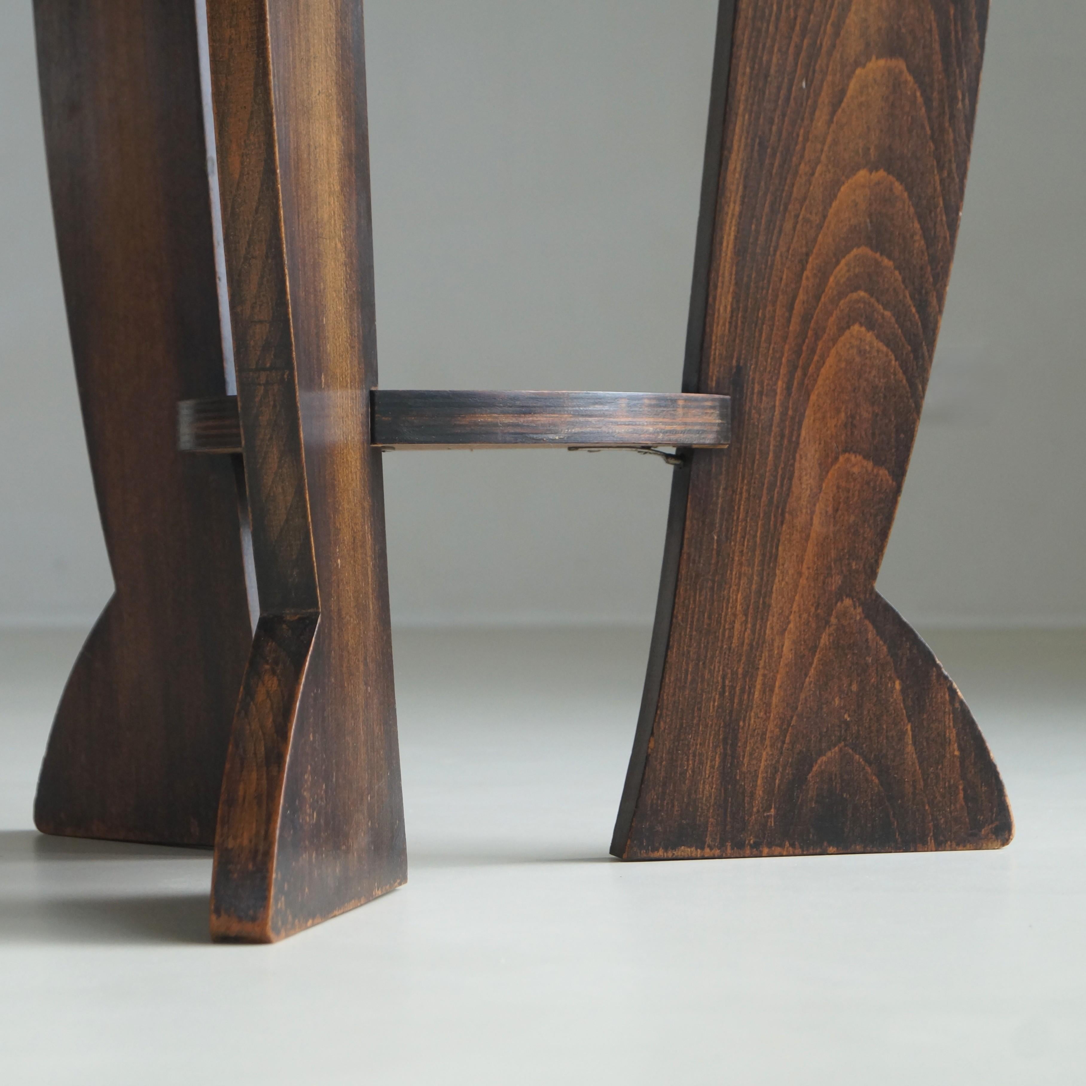 Raro tavolo a treppiede olandese Bauhaus/Art Deco con piano nero, anni '20 in vendita 3