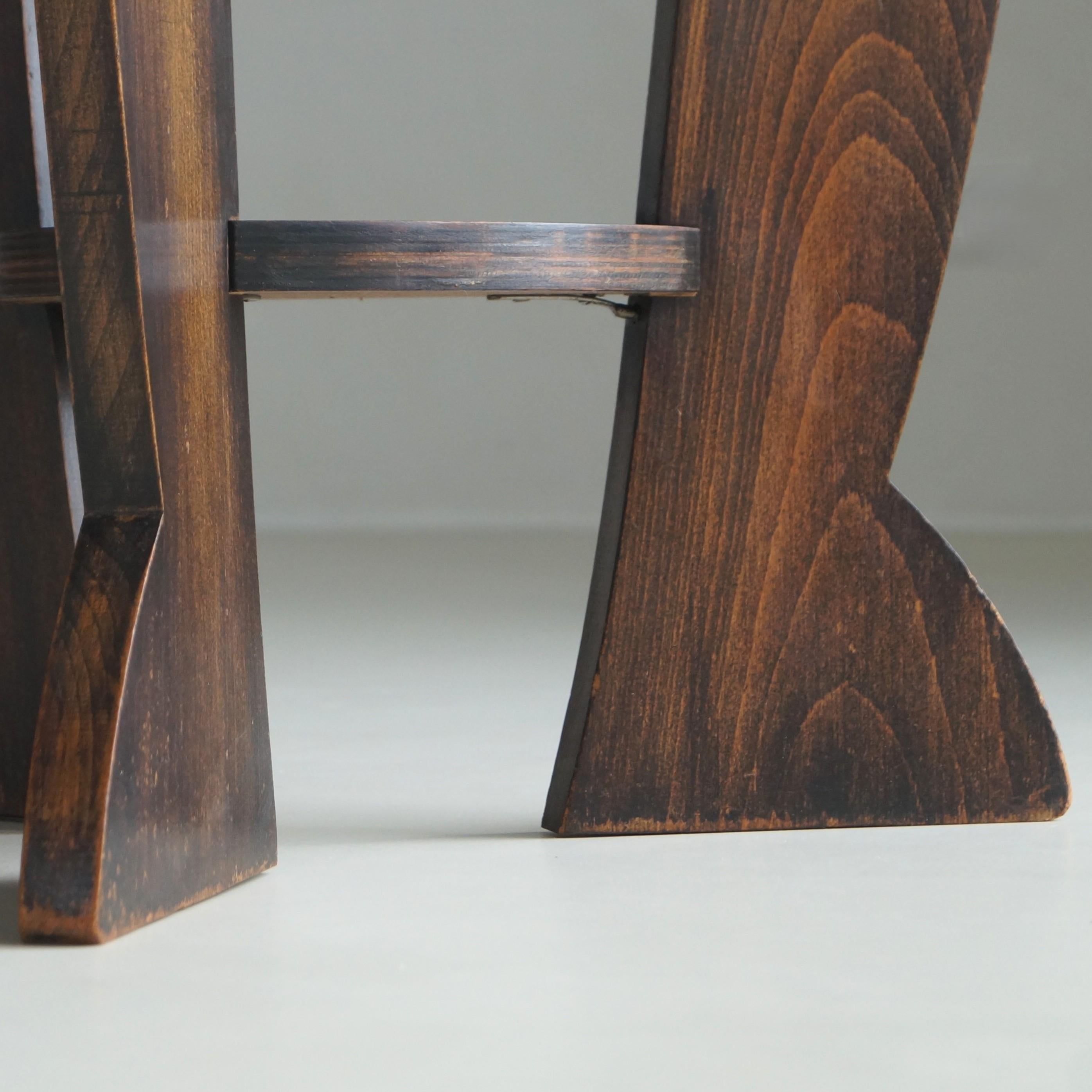 Raro tavolo a treppiede olandese Bauhaus/Art Deco con piano nero, anni '20 in vendita 4