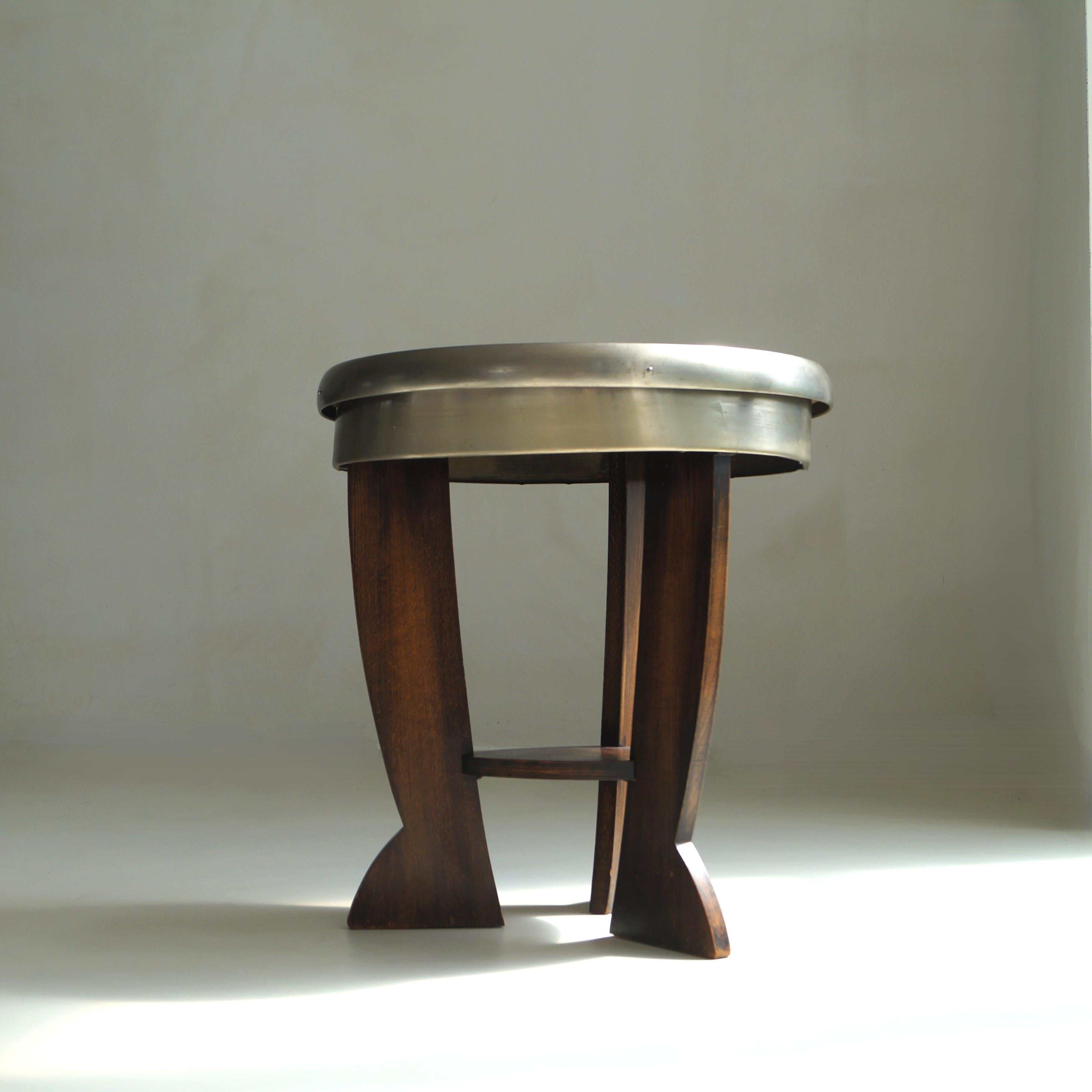 Raro tavolo a treppiede olandese Bauhaus/Art Deco con piano nero, anni '20 in vendita 5