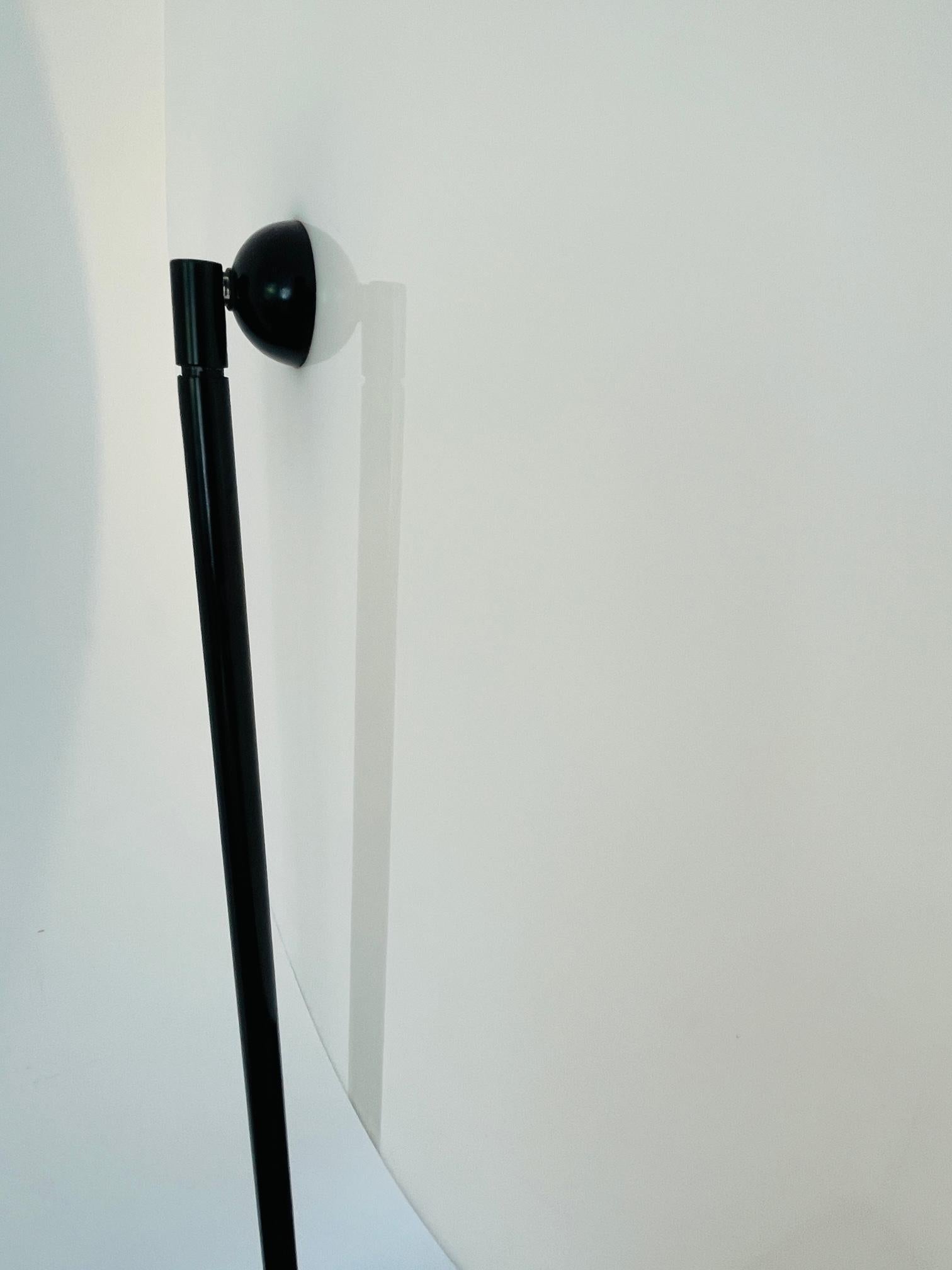 Rare Dutch Design Floor Lamp 'Disk' by Aldo van den Nieuwelaar for Nila & Nila  4