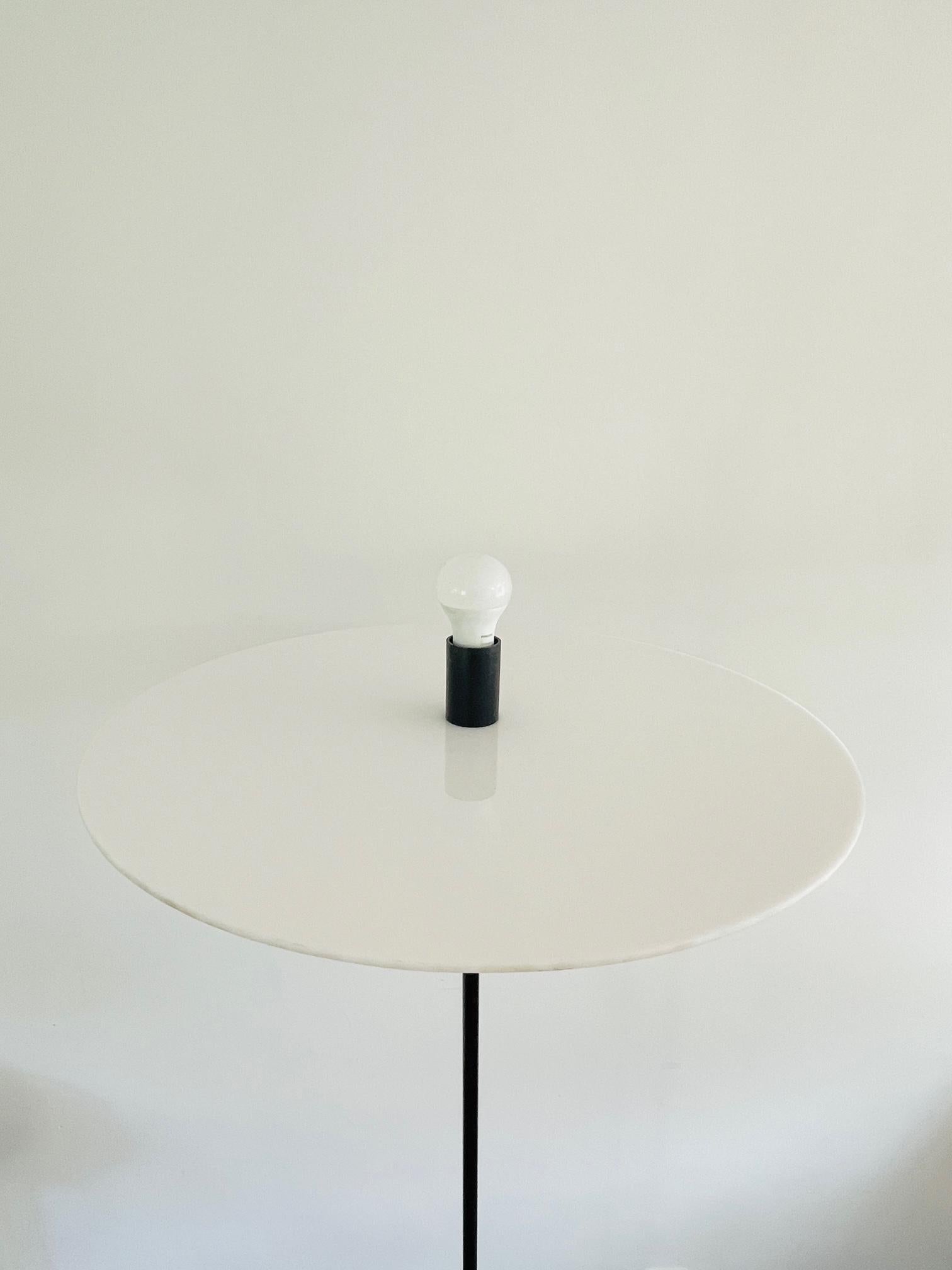 Modern Rare Dutch Design Floor Lamp 'Disk' by Aldo van den Nieuwelaar for Nila & Nila 