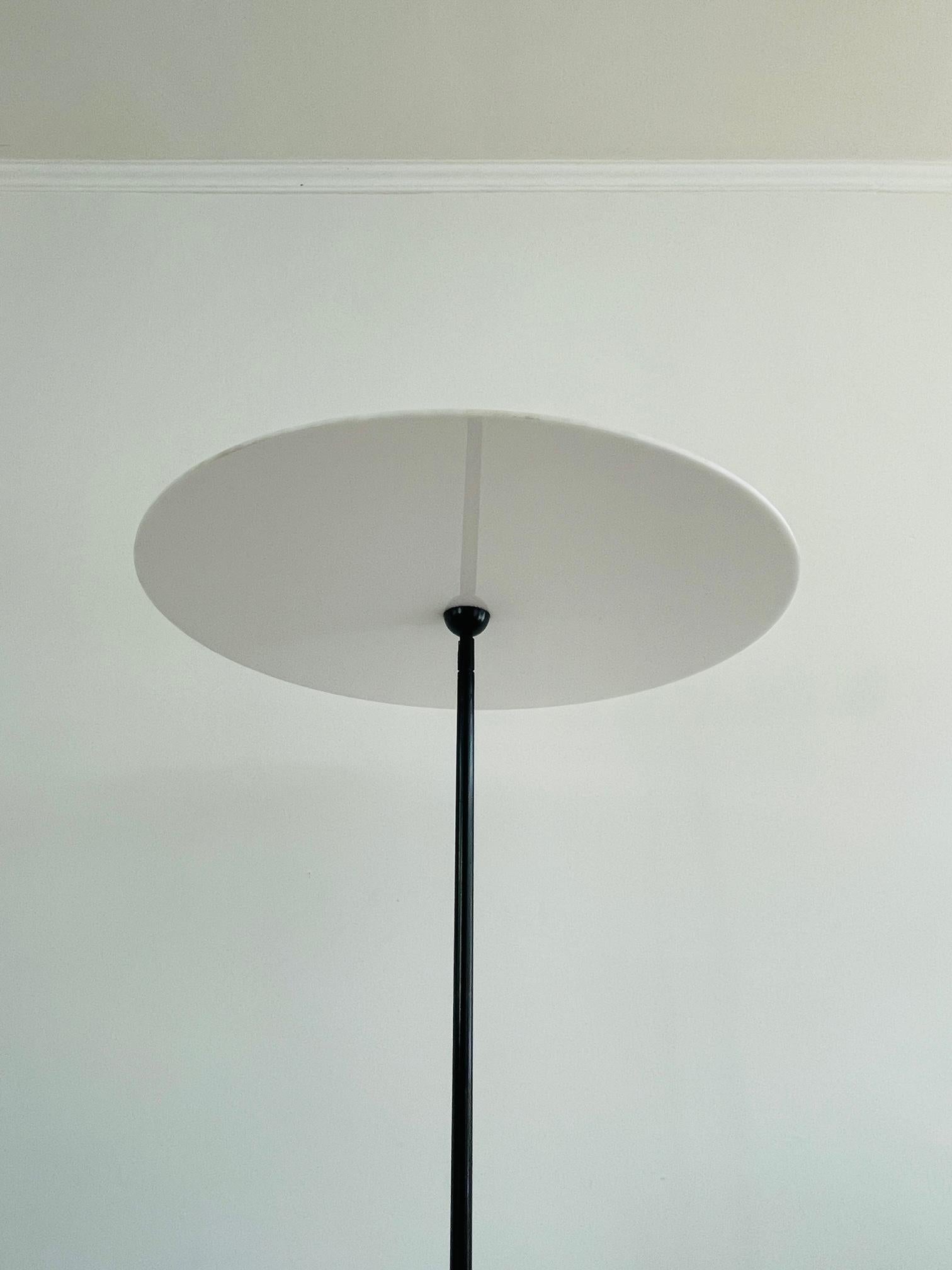 Rare Dutch Design Floor Lamp 'Disk' by Aldo van den Nieuwelaar for Nila & Nila  In Good Condition In ROTTERDAM, ZH