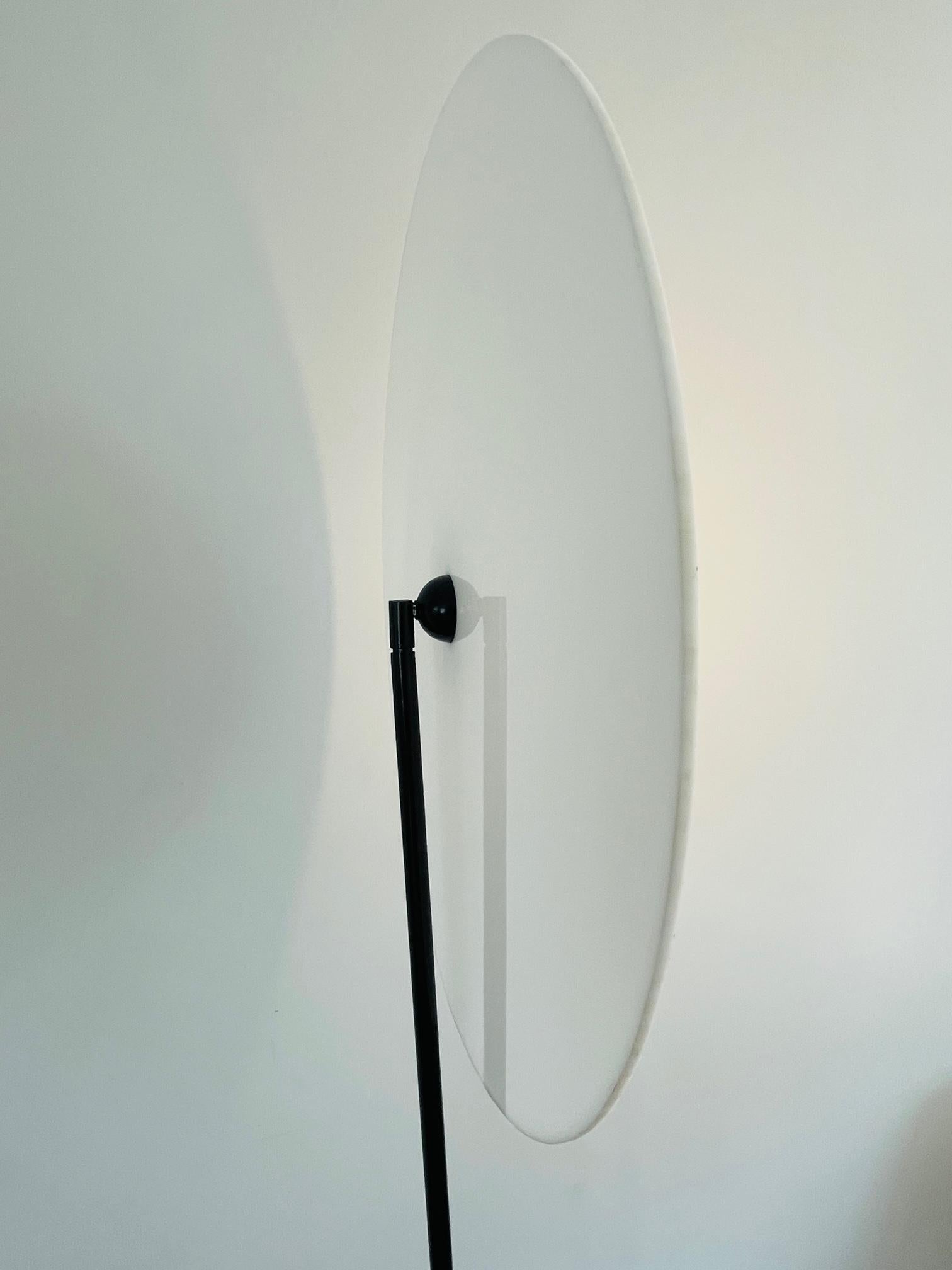 Rare Dutch Design Floor Lamp 'Disk' by Aldo van den Nieuwelaar for Nila & Nila  3