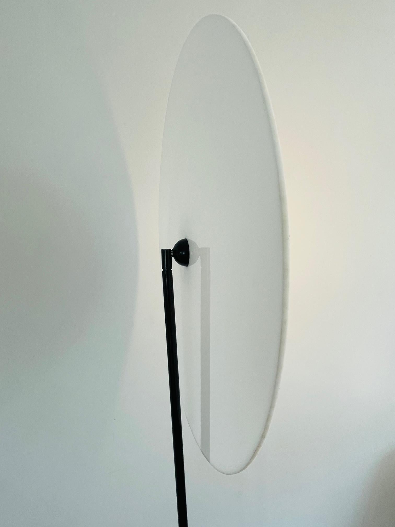 Rare Dutch Design Floor Lamp 'Disk' by Aldo van den Nieuwelaar for Nila & Nila 3