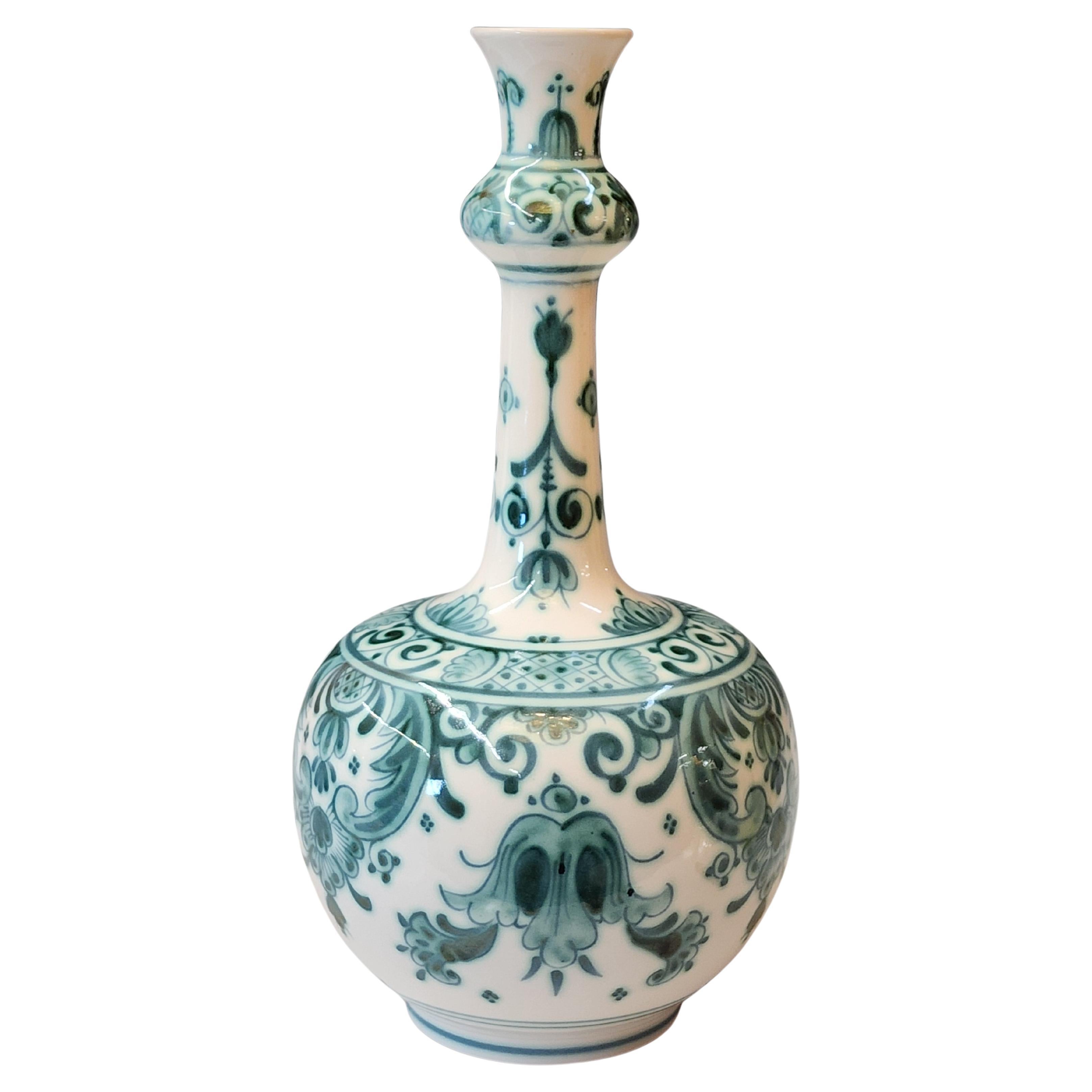 Rara bottiglia giapponese dipinta a mano di Royal Delft olandese in bianco e verde - 1968 in vendita