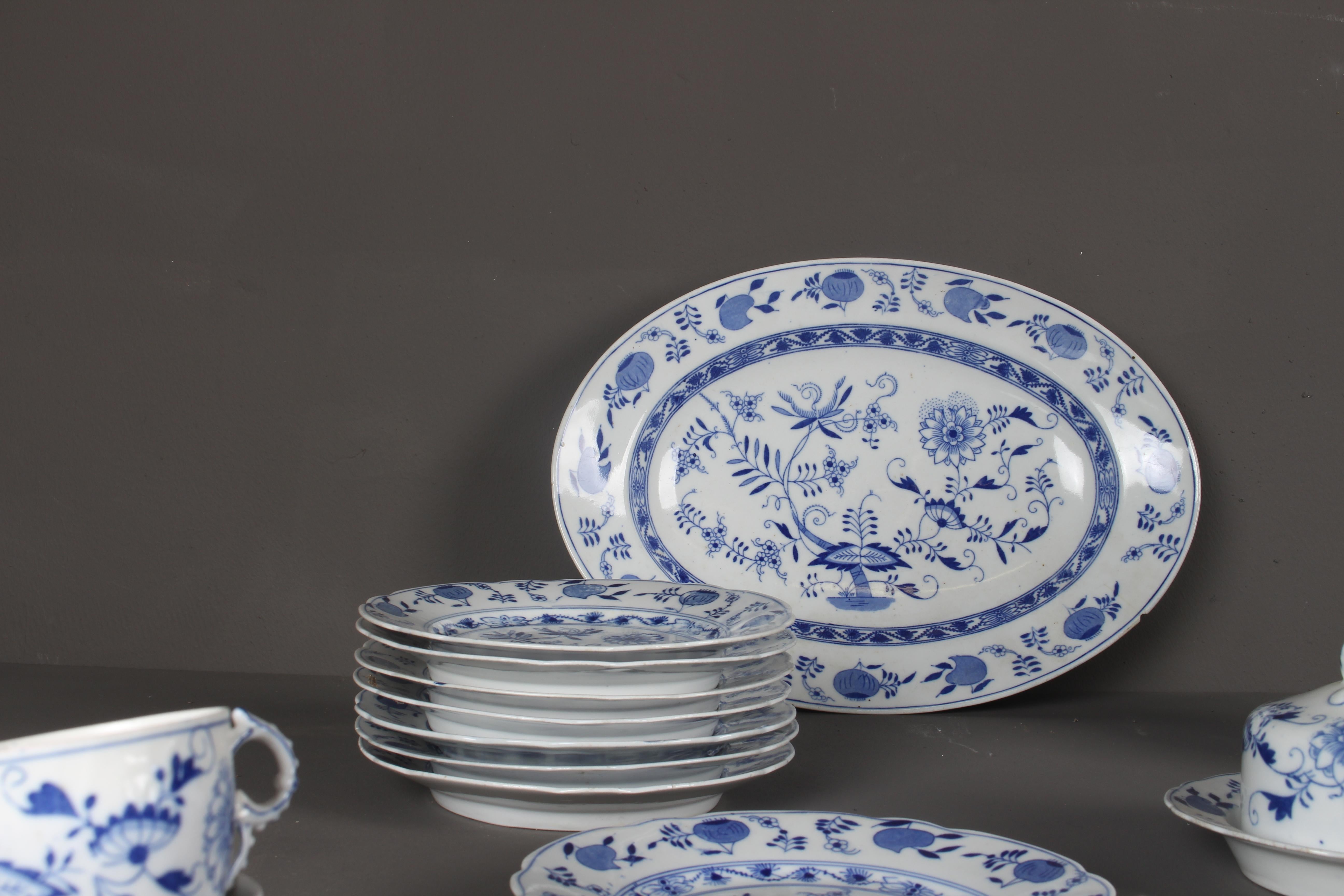 Neoclassical Revival Rare Dutch Louis Regout Large 60-Piece Porcelain Blue Onion Table Service, 1890 For Sale