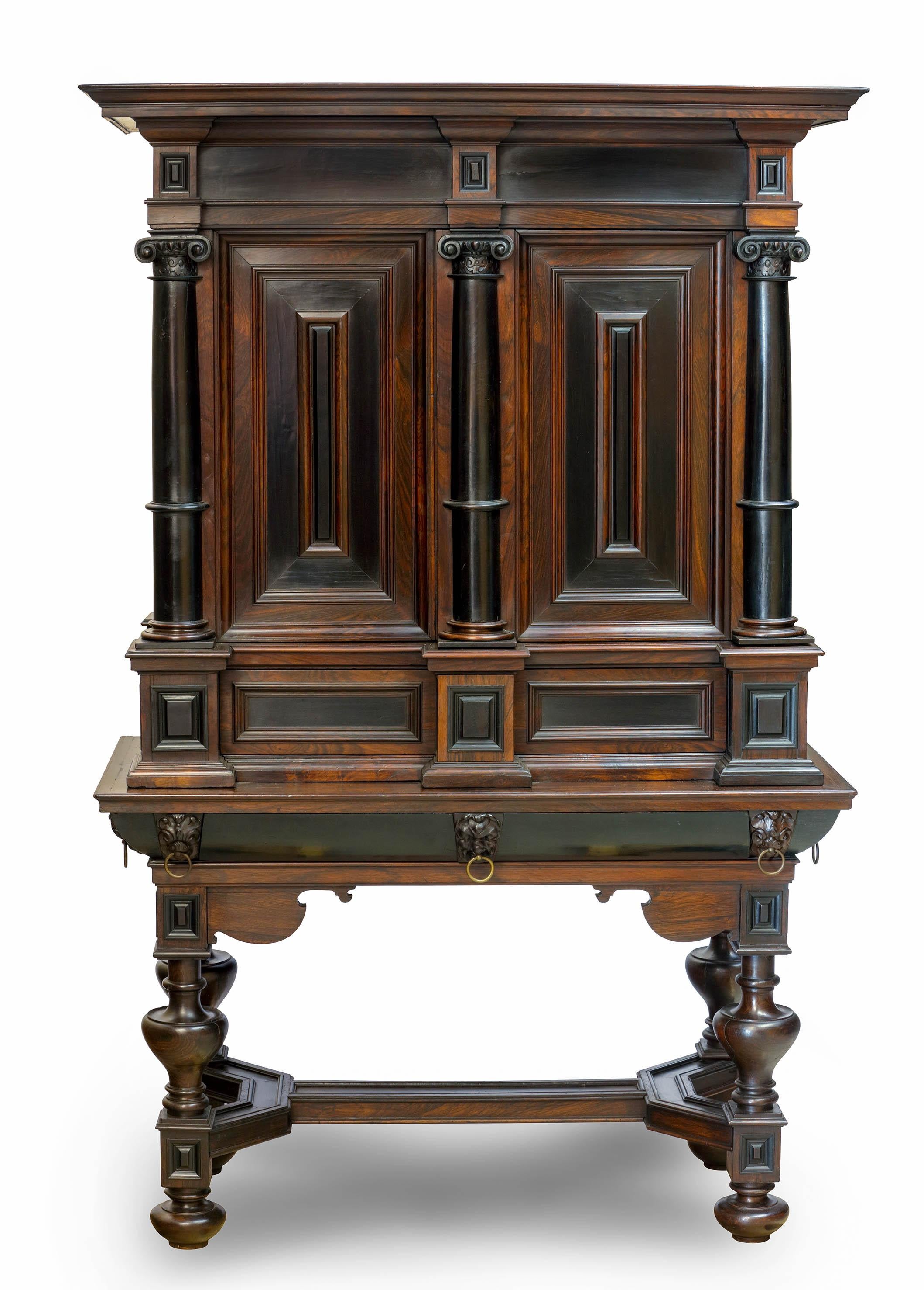 A rare Dutch Renaissance 17th-century Maternity room or Child's cabinet, in Dutch called 'Luiermandskast'

circa 1650, possibly the circle of Herman Doomer

A 'luiermandskast' is a quite rare piece of Dutch furniture. A luiermandskast was
