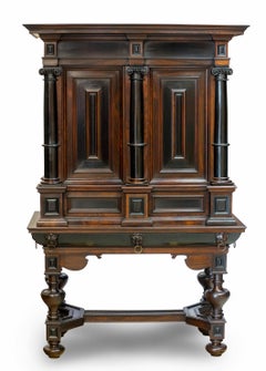 Rare Dutch Maternity or Child's Cabinet, in Dutch 'Luiermandskast', circa 1650