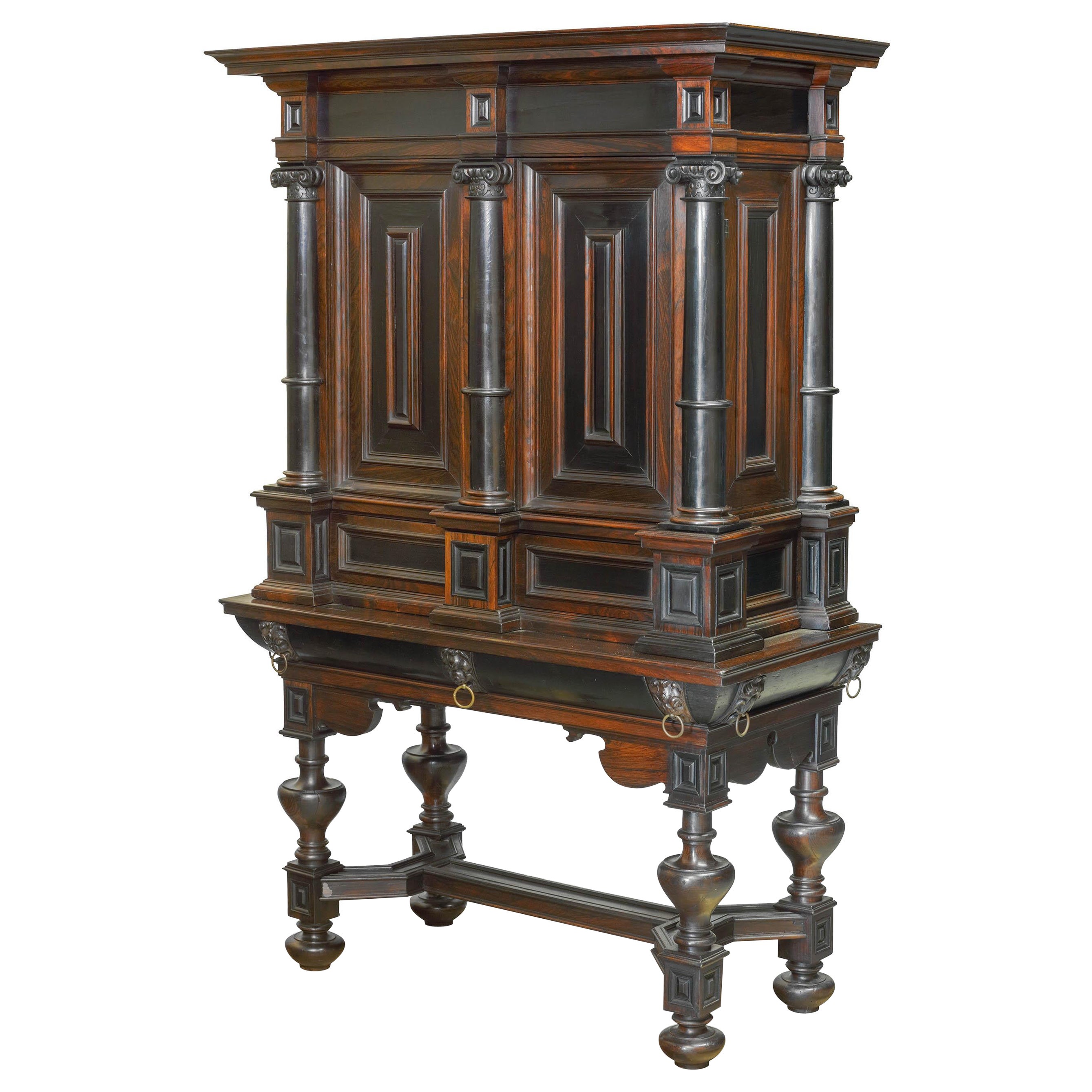 Rare Dutch Maternity or Child's Cabinet, in Dutch 'Luiermandskast', circa 1650