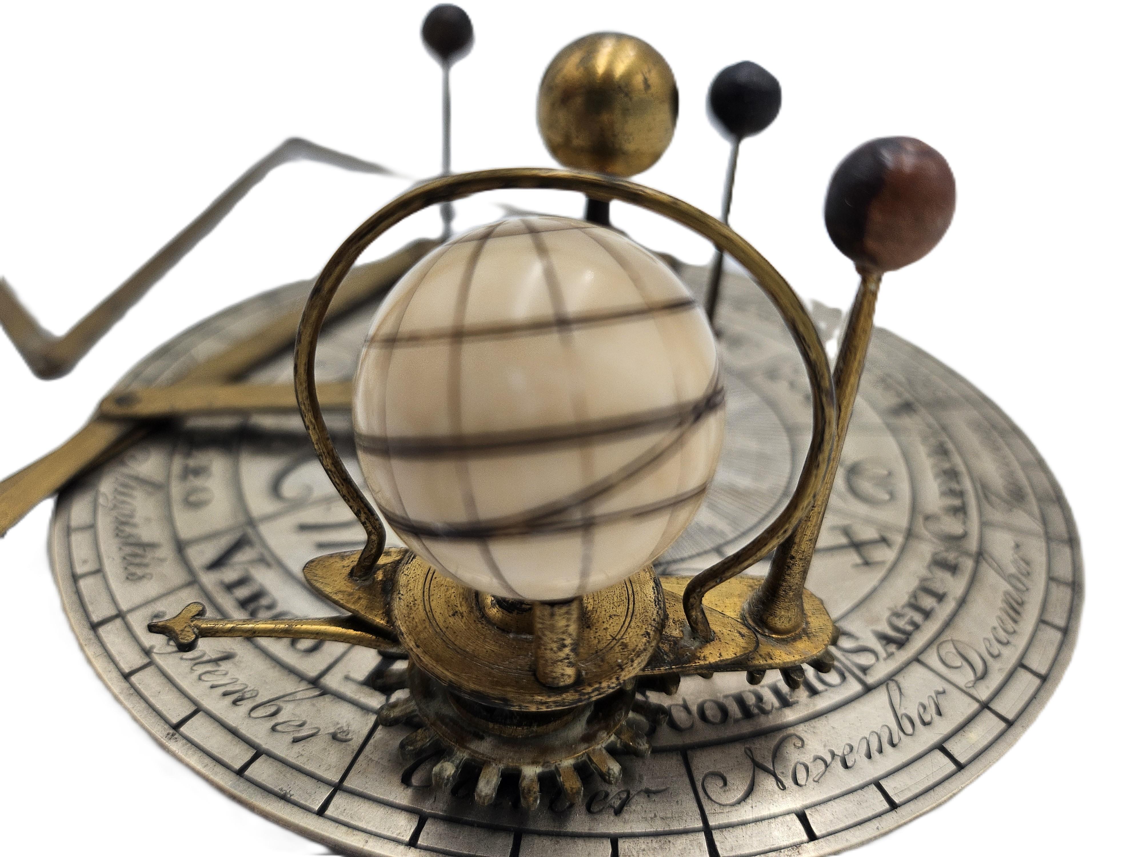 Europeo Raro planetario da viaggio olandese in una scatola di latta. in vendita