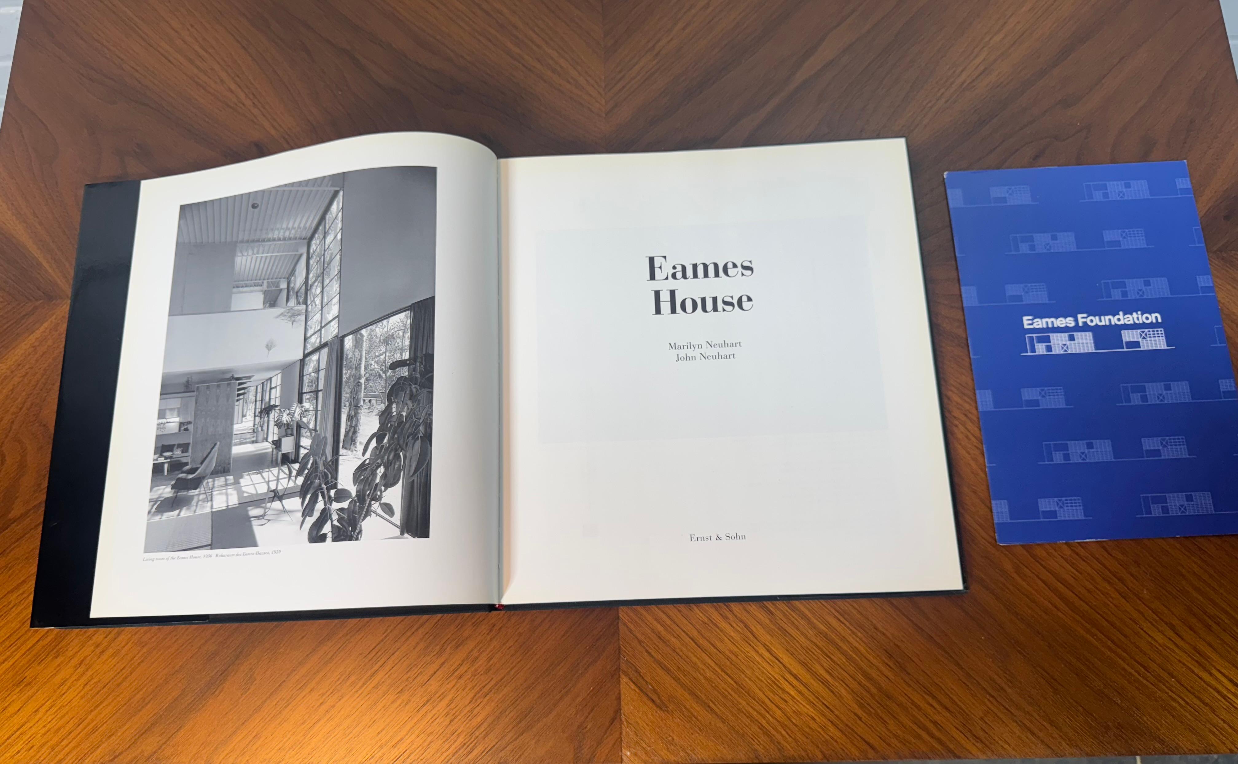 Américain Rare Eames House Book w/Architectual Model by James Barkley en vente