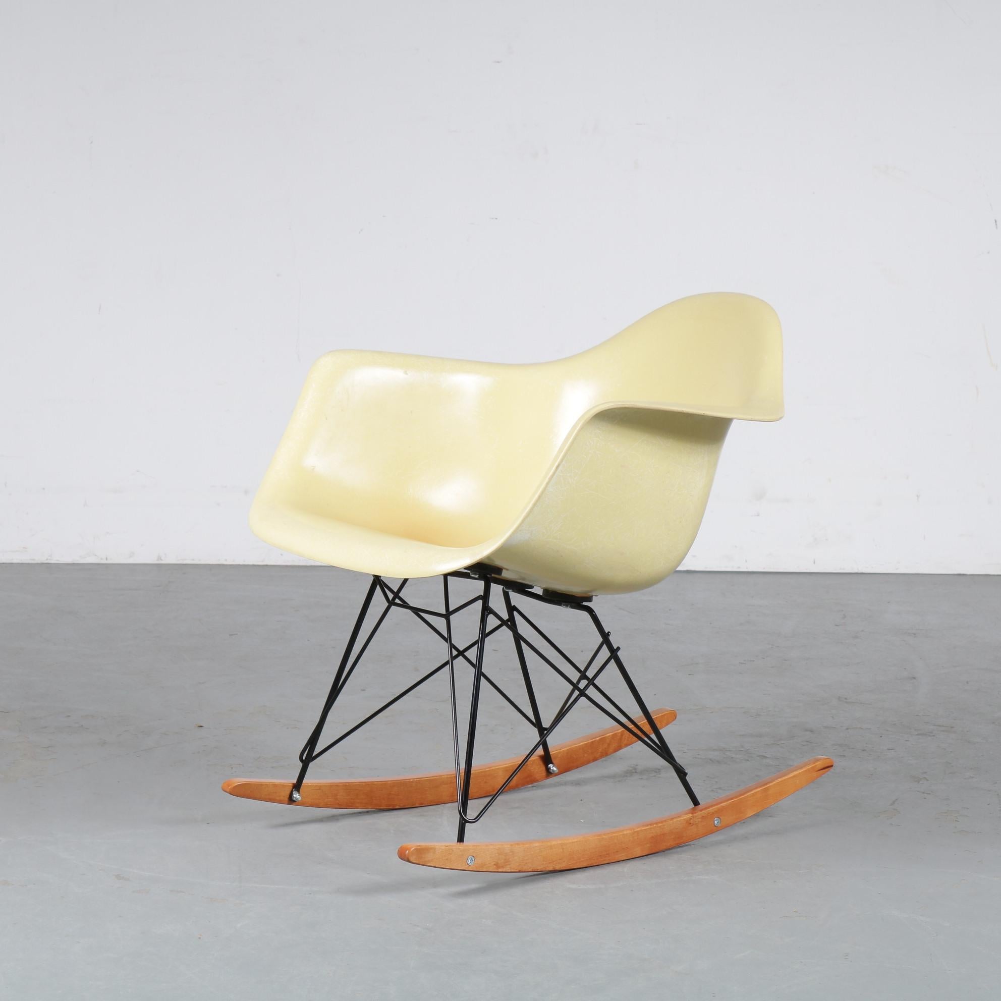 Rare Eames Zenith Rocking Chair for Herman Miller, USA 1950 In Good Condition In Amsterdam, NL