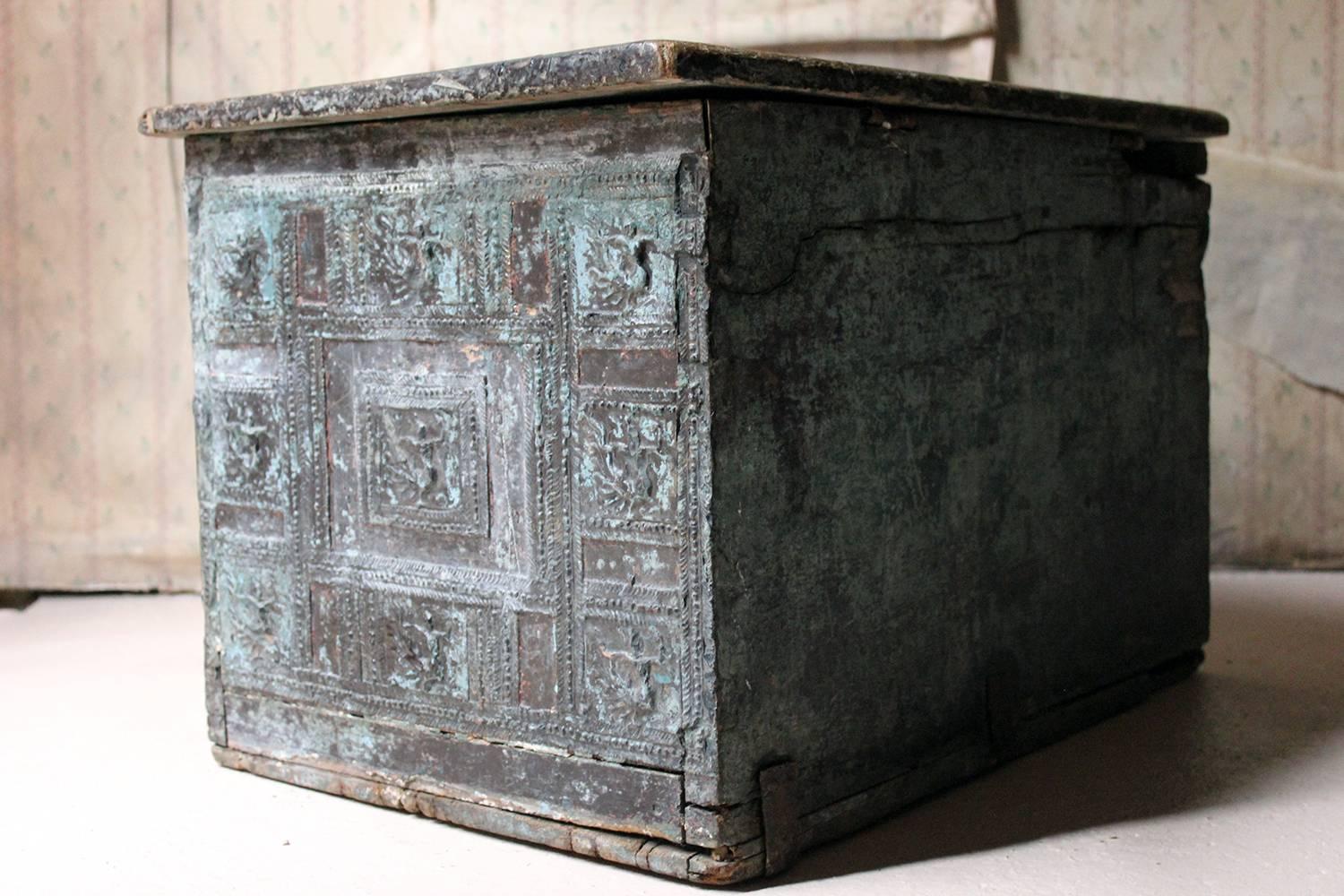Rare Early 17th Century Iberian Painted and Gilt Decorated Chest, circa 1620 7