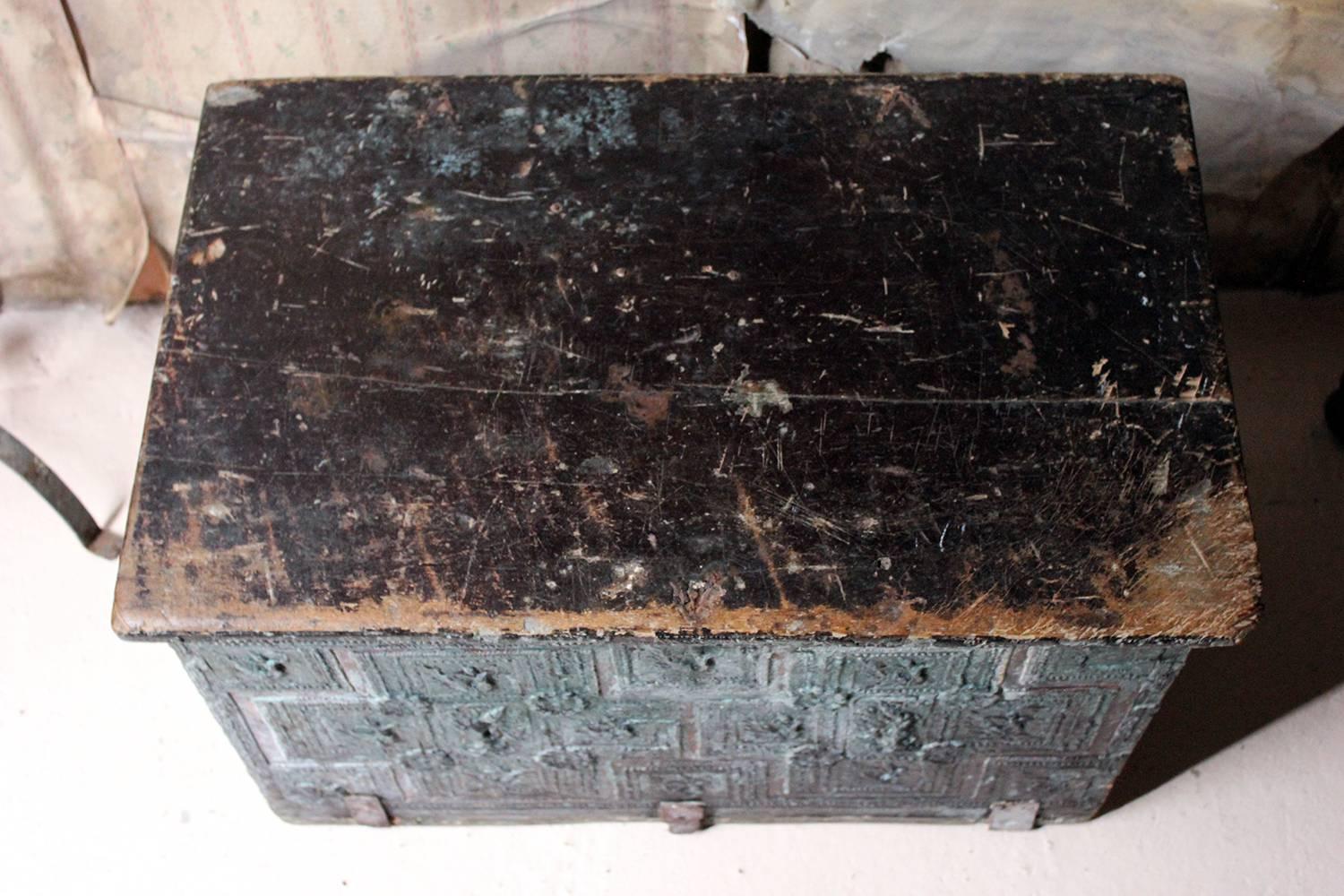 Rare Early 17th Century Iberian Painted and Gilt Decorated Chest, circa 1620 2