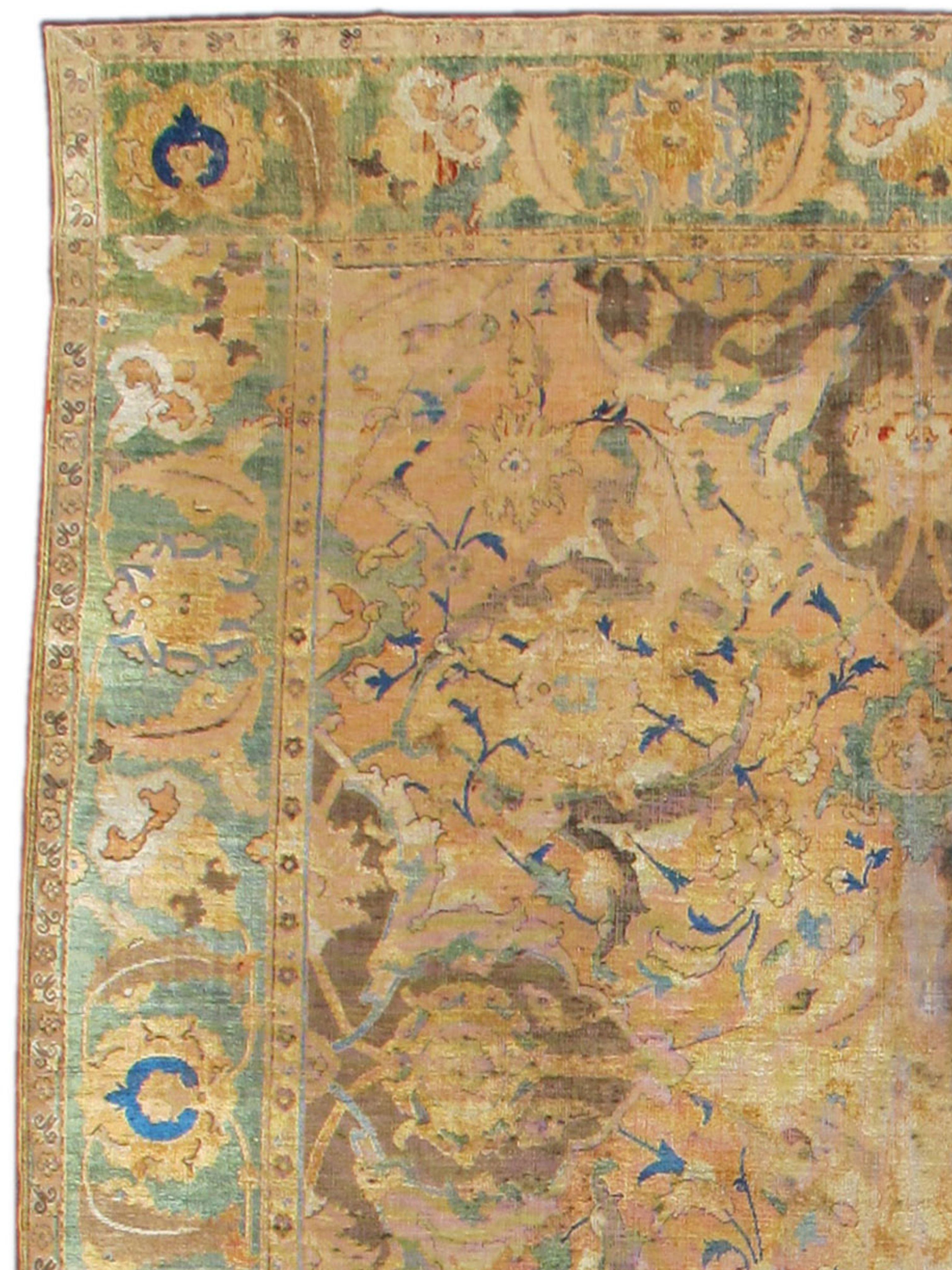 Raro tappeto Isfahan Polonaise dell'inizio del XVII secolo con filettatura in seta e metallo In condizioni buone in vendita a San Francisco, CA