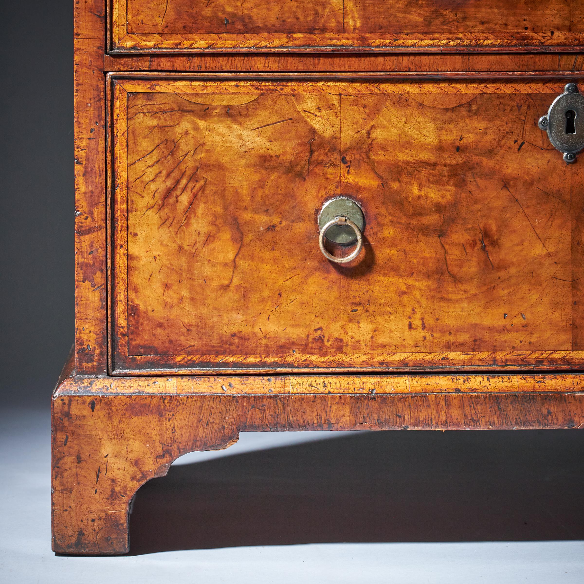 Early 18th Century George I Figured Walnut Bachelors Chest, C.1720-1730 For Sale 1